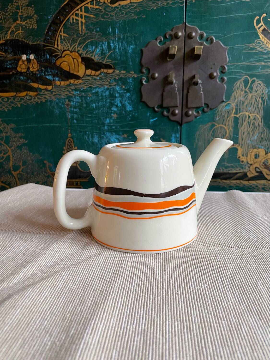 Vintage Solitary Teapot