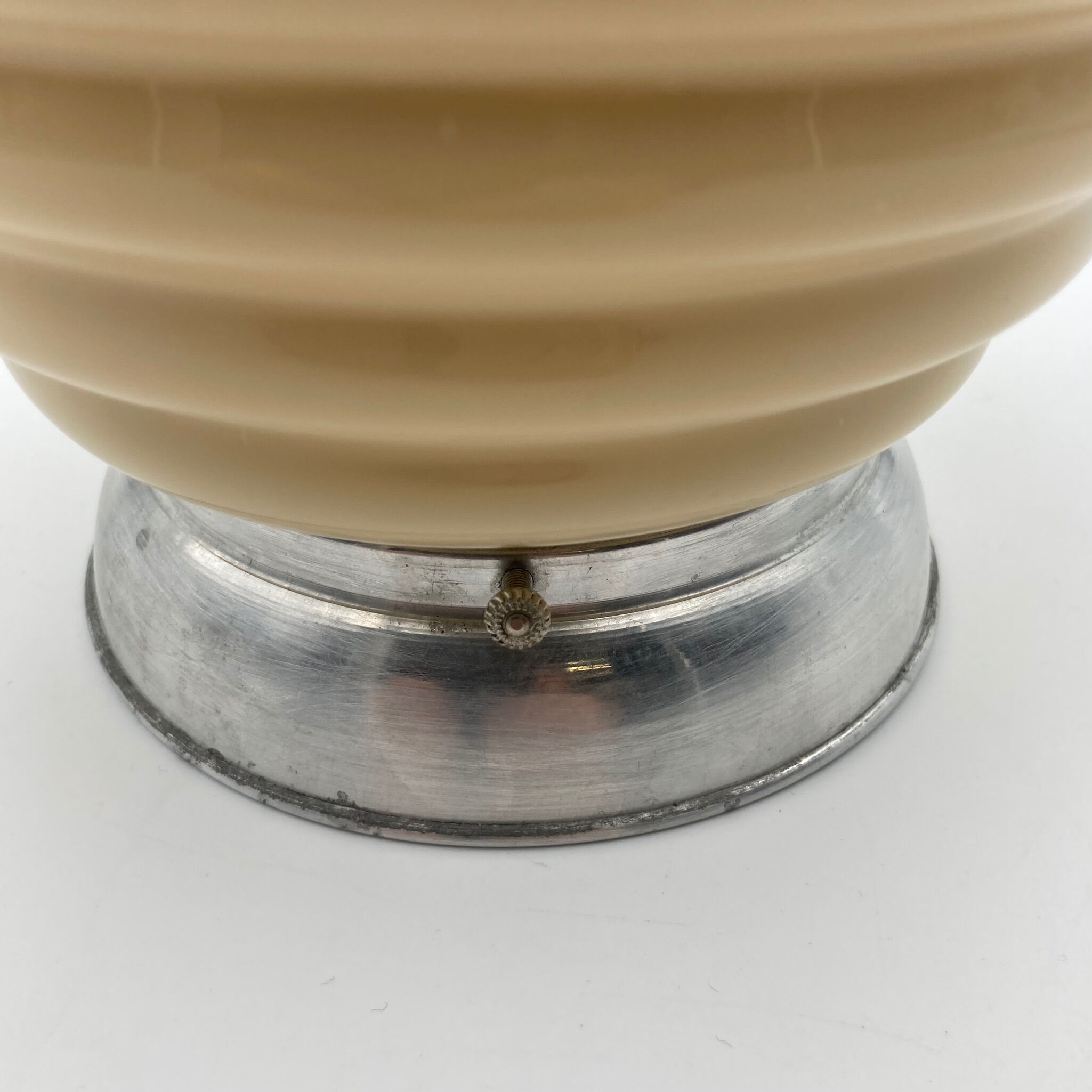 60s alarm clock manufactured by Rhythm in Japan, dated back to the 60s. This model (no 511