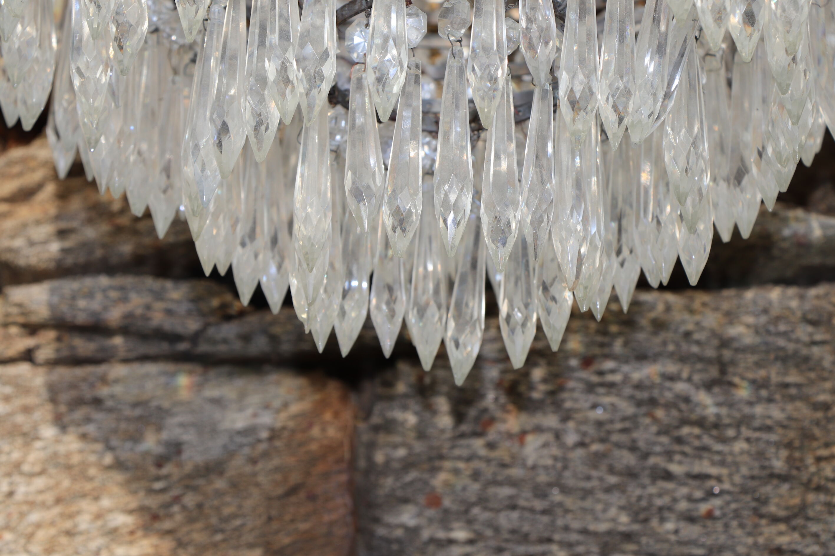 Chandelier antique pendants