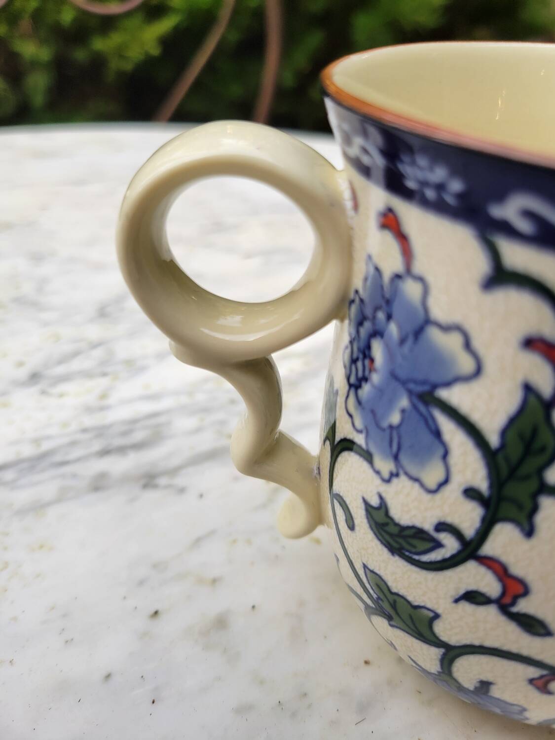 Paire de tasse à thé, couvercle et infuseur