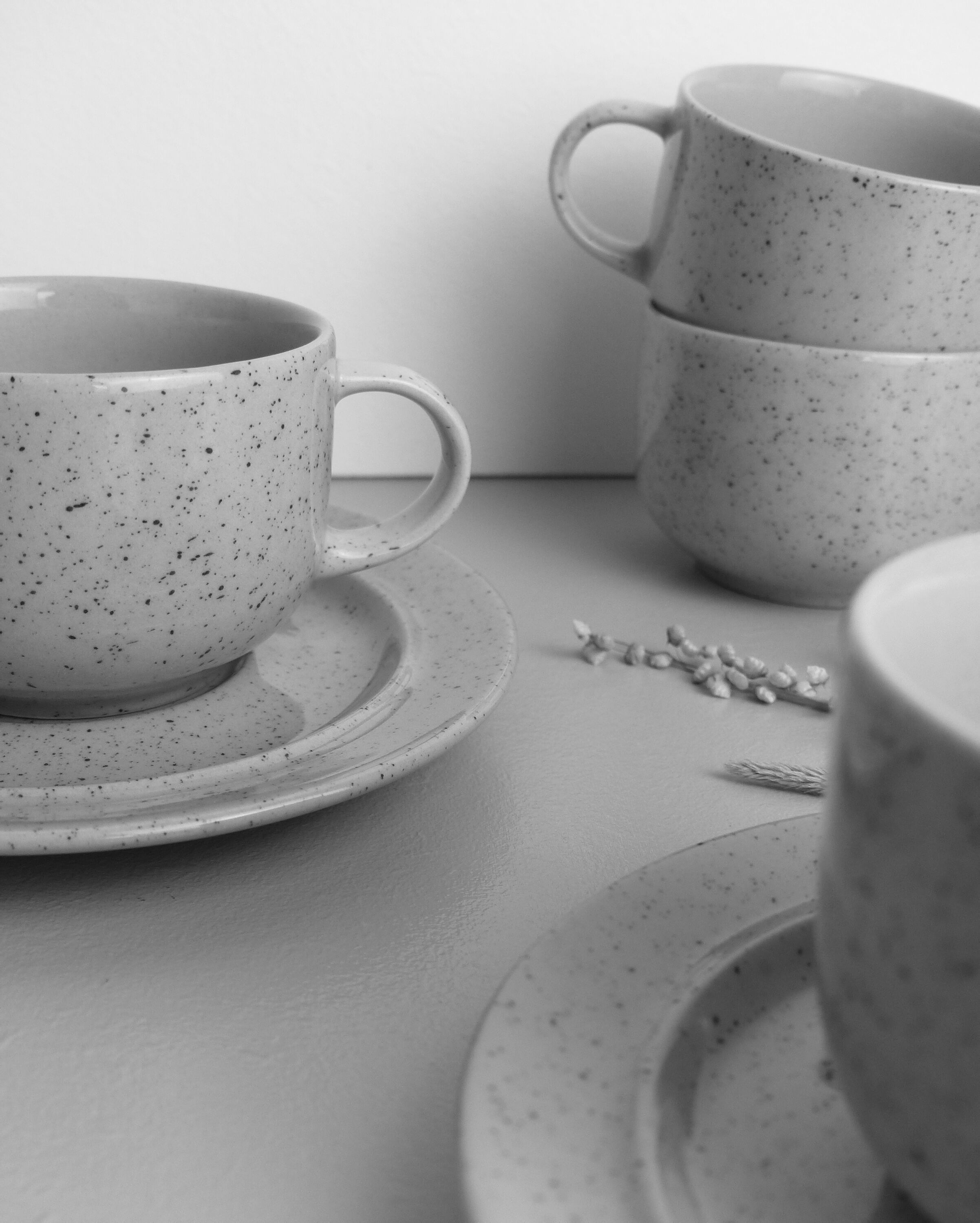 6 cups speckled sandstone