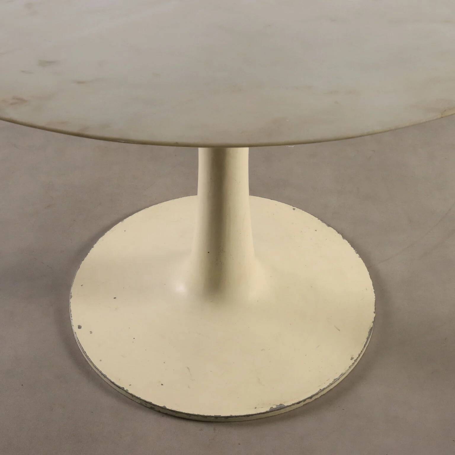 Vintage metal table with marble top, Italian design from the 1970s.
