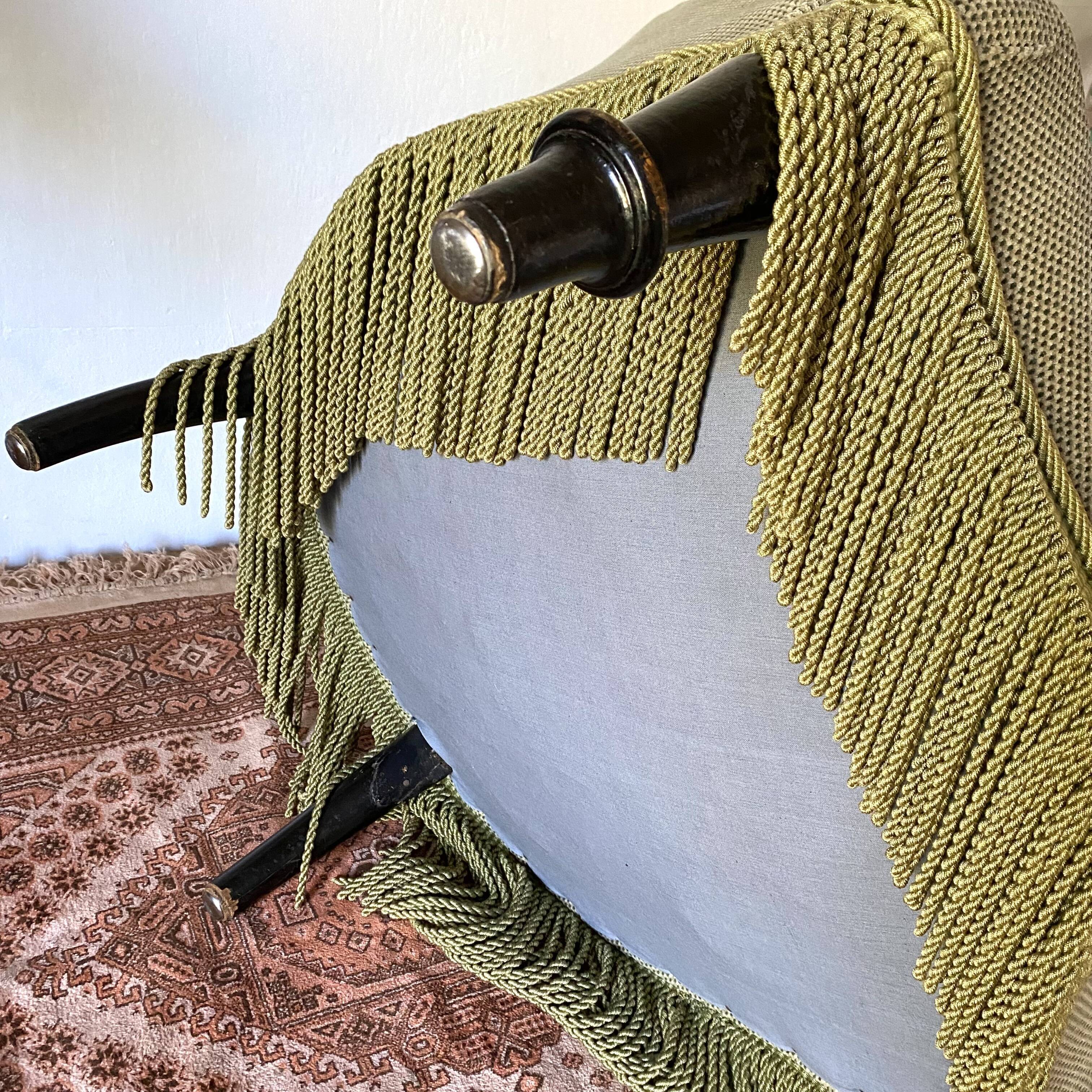 Velvet toad armchair like new