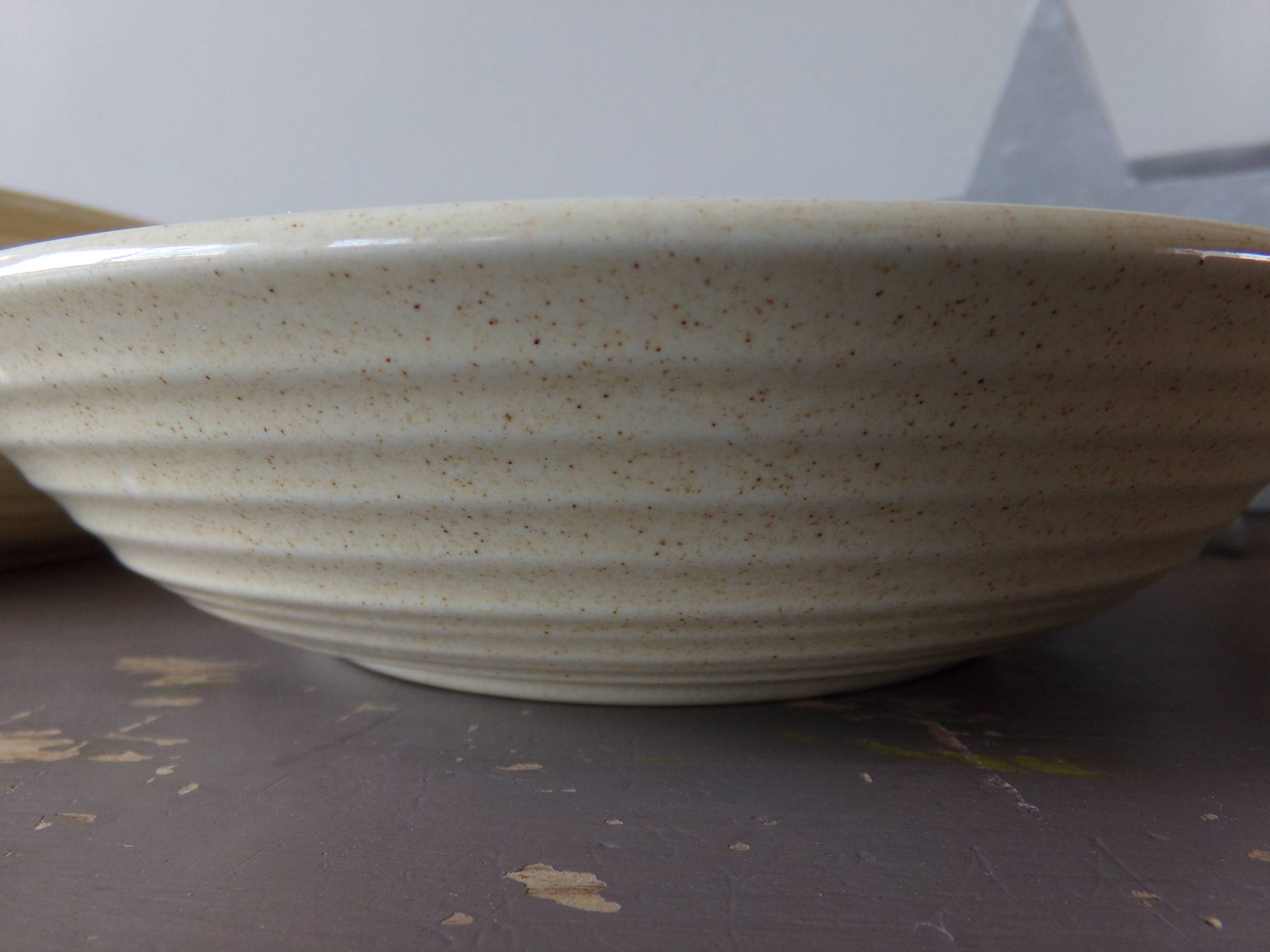 6 hollow plates in sandstone