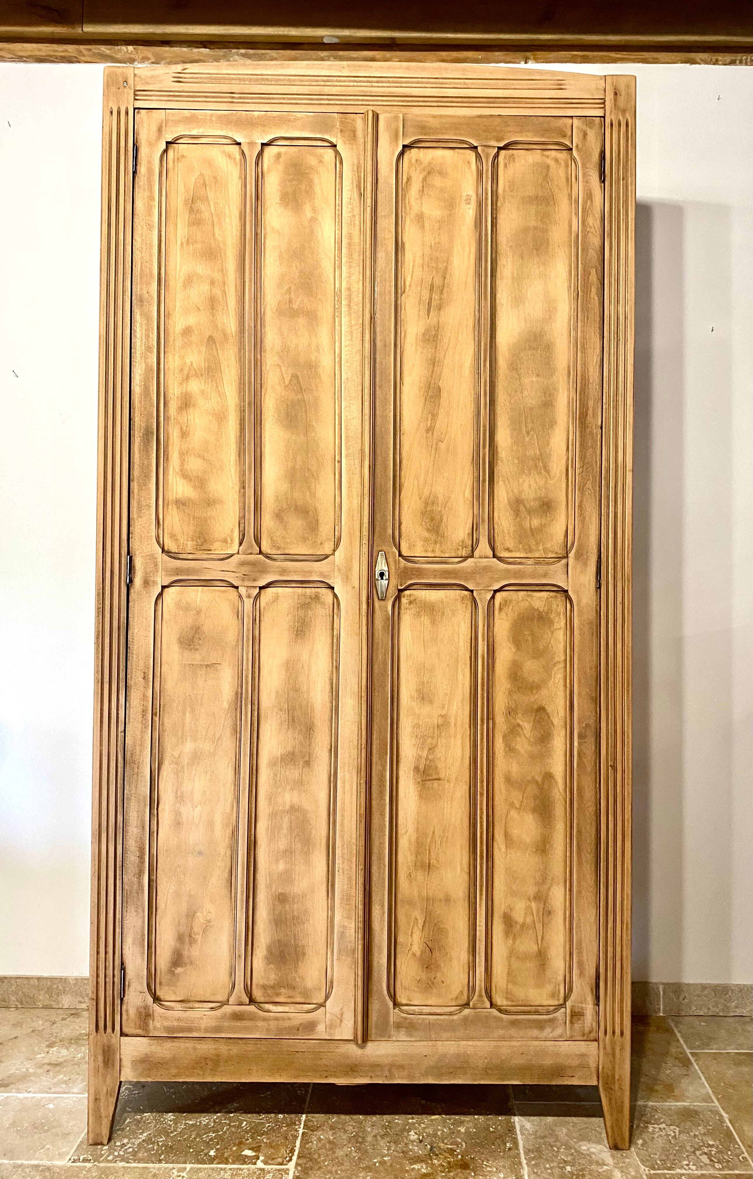 Armoire parisienne brute
