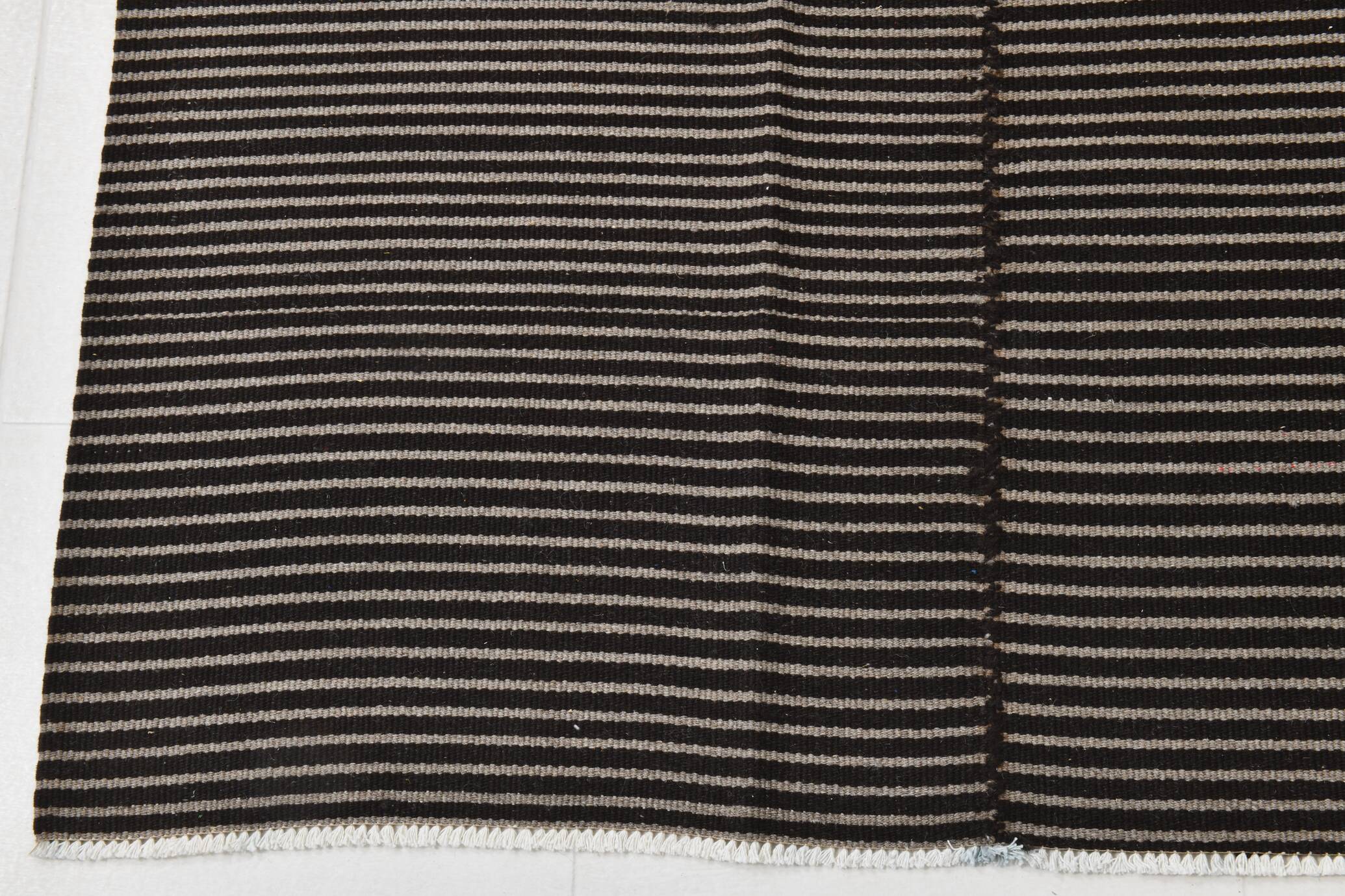 6x9 Pinstriped Black & Gray Turkish Area Rug, 183x269Cm