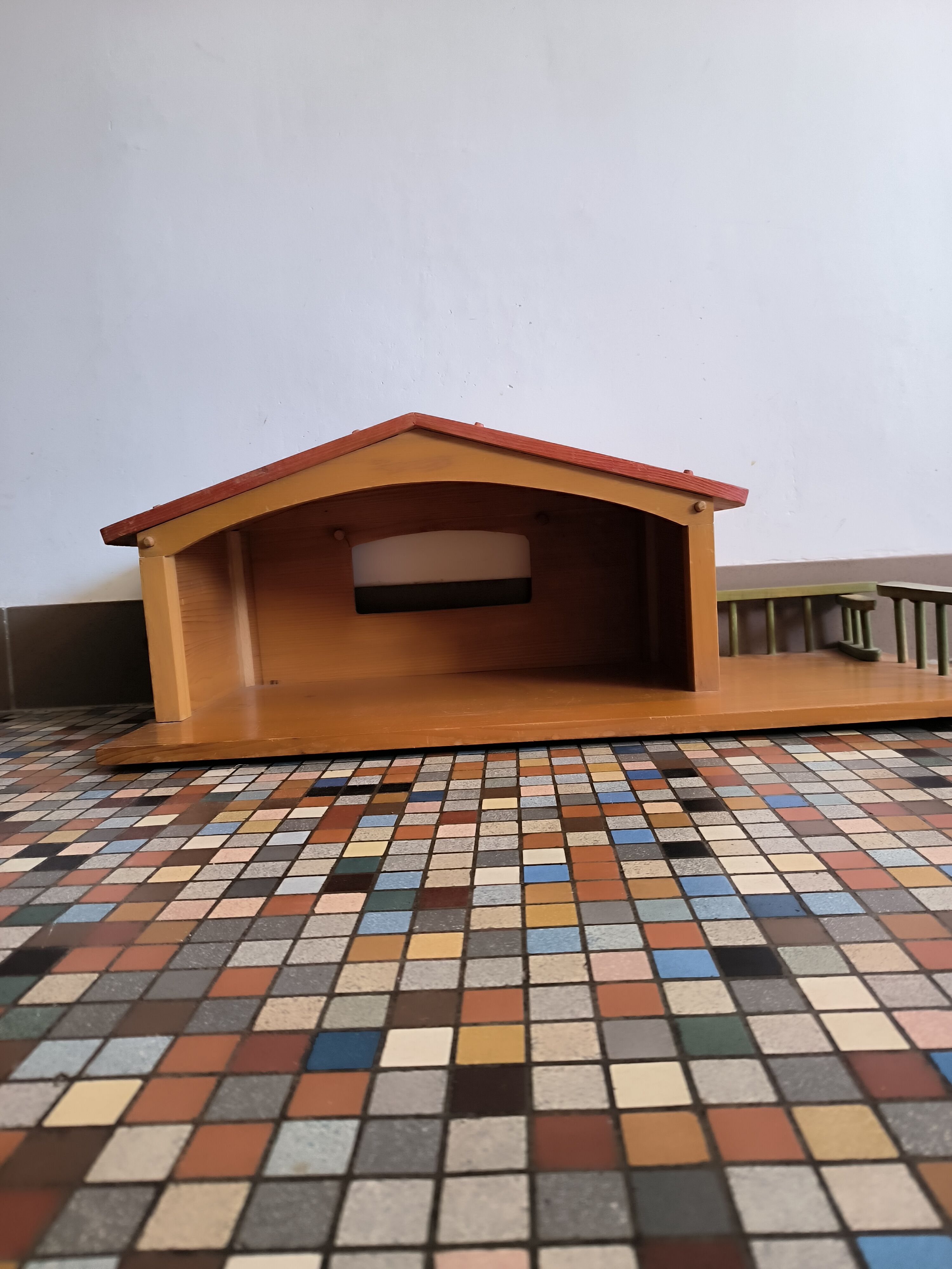 Jouet chalet en bois