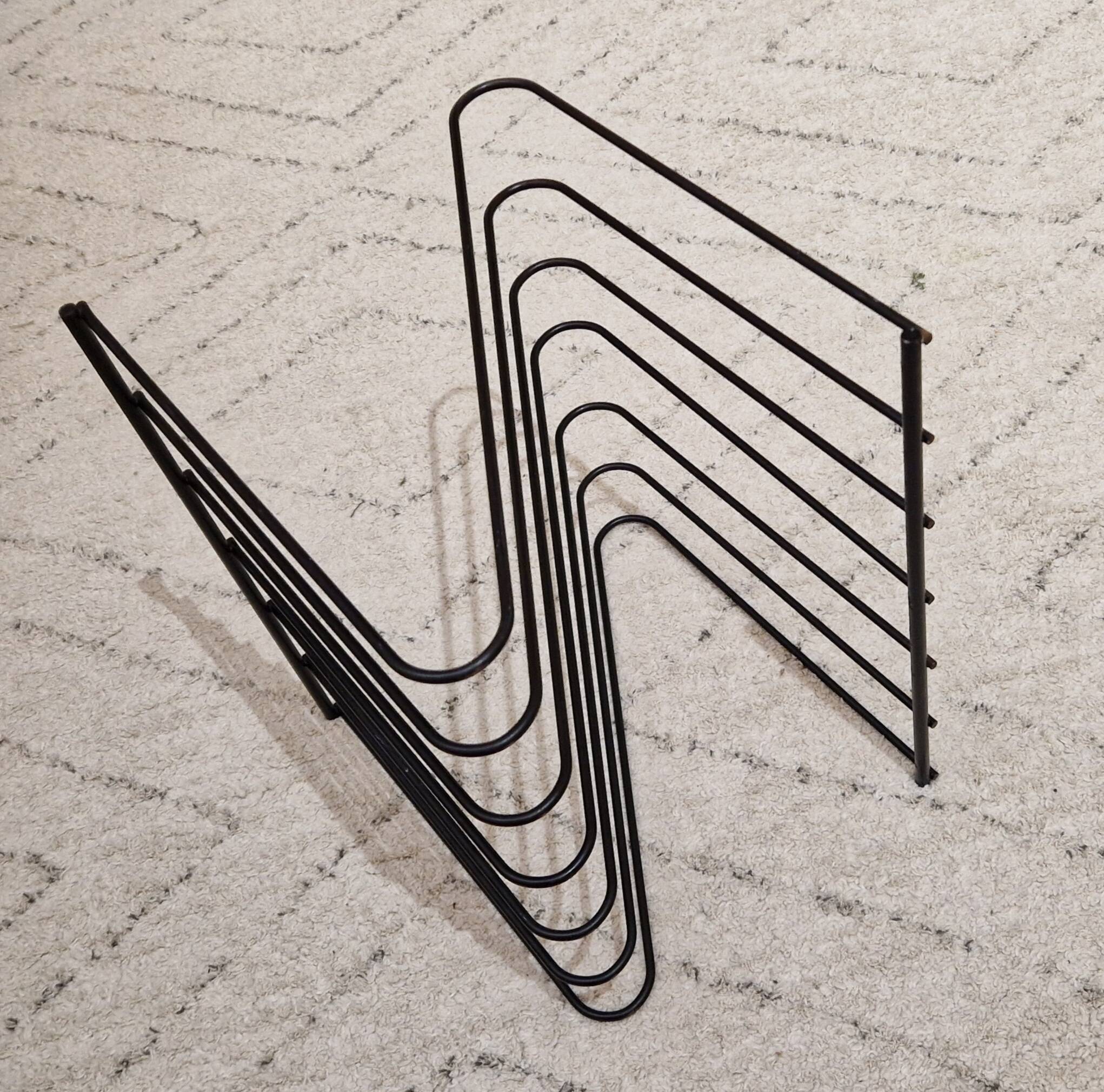 1970s magazine rack / record rack by François Arnal for Atelier A