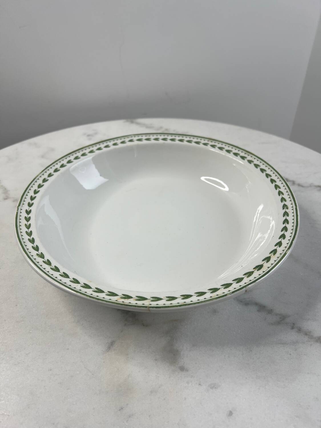 Presentation dish Laurier