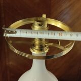 Lamp in white opaline.