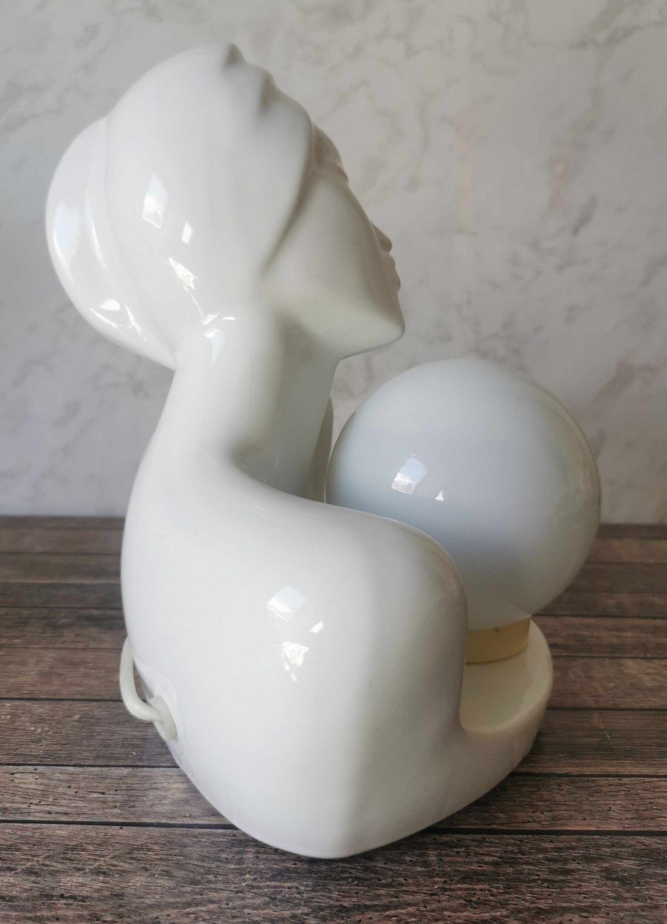 Women's lamp ceramic opal globe