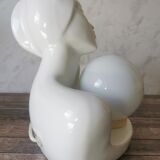 Lampe femme céramique globe opaline