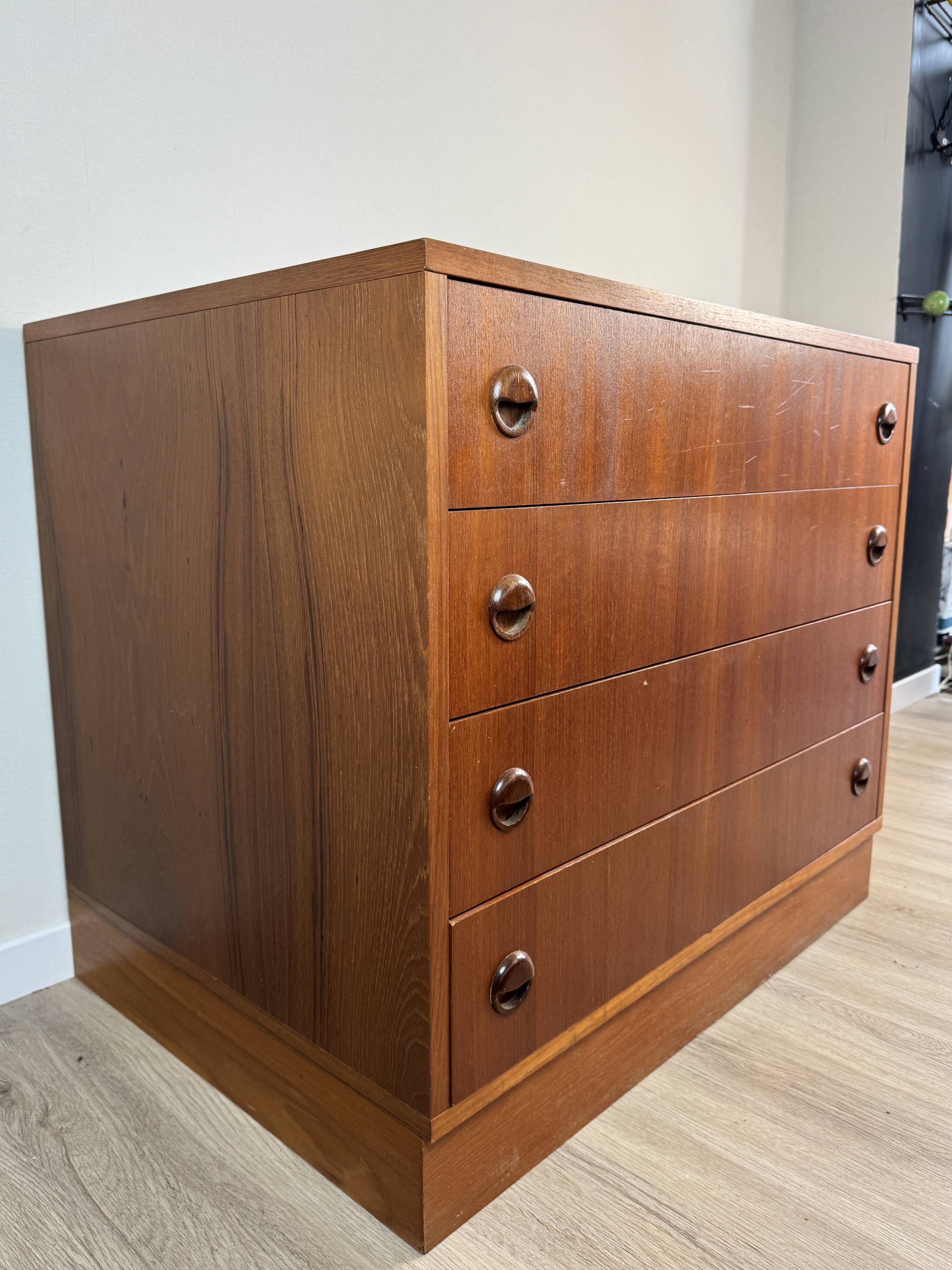 Commode 4 tiroirs teck — années 60/70