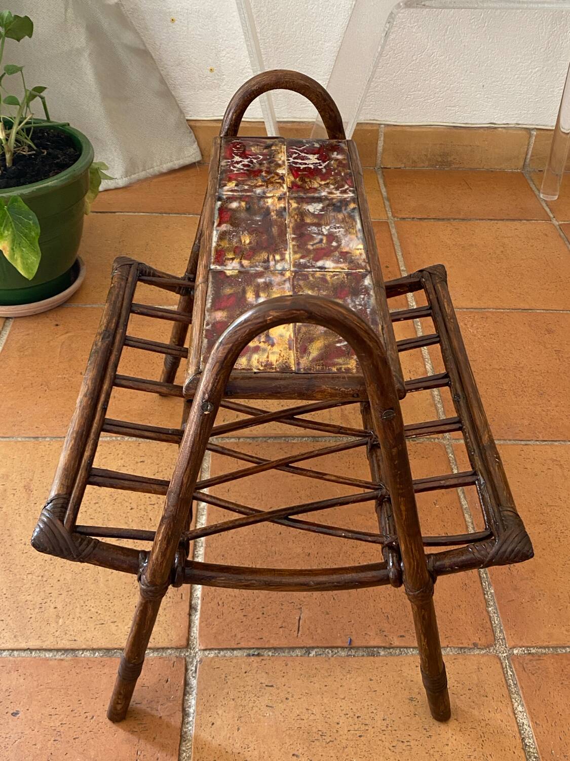 Rattan magazine rack, shelf with ceramic tiles R. Capron