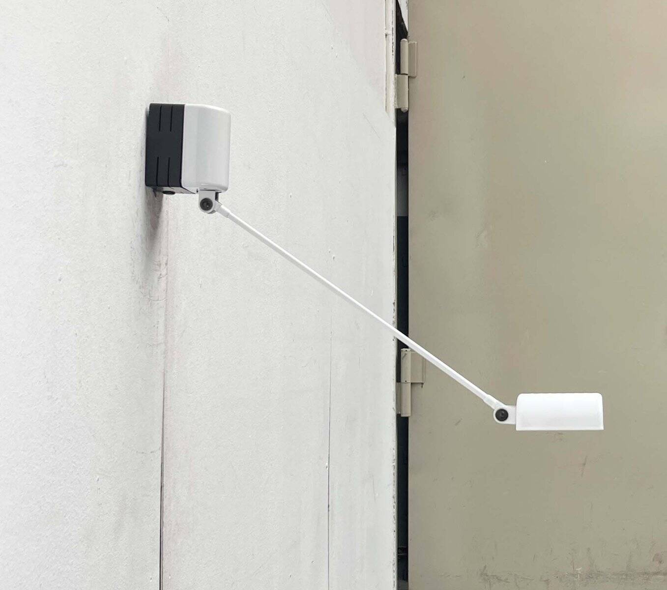 Classic white wall lamp Daphinette Italian vintage by Tommaso Cimini for Lumina, 1980s.