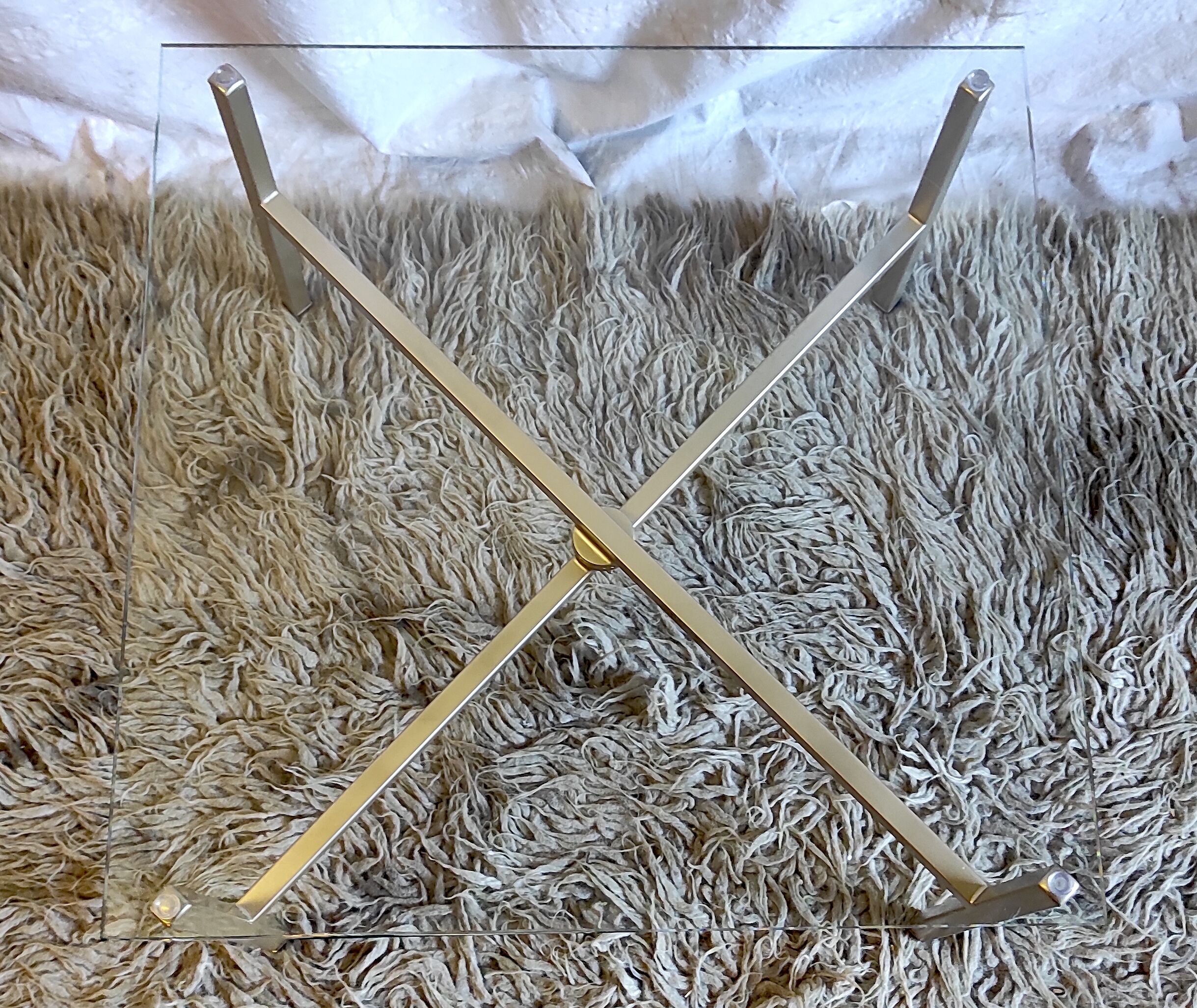 Articulated coffee table gilded metal and glass – 60s/70s
