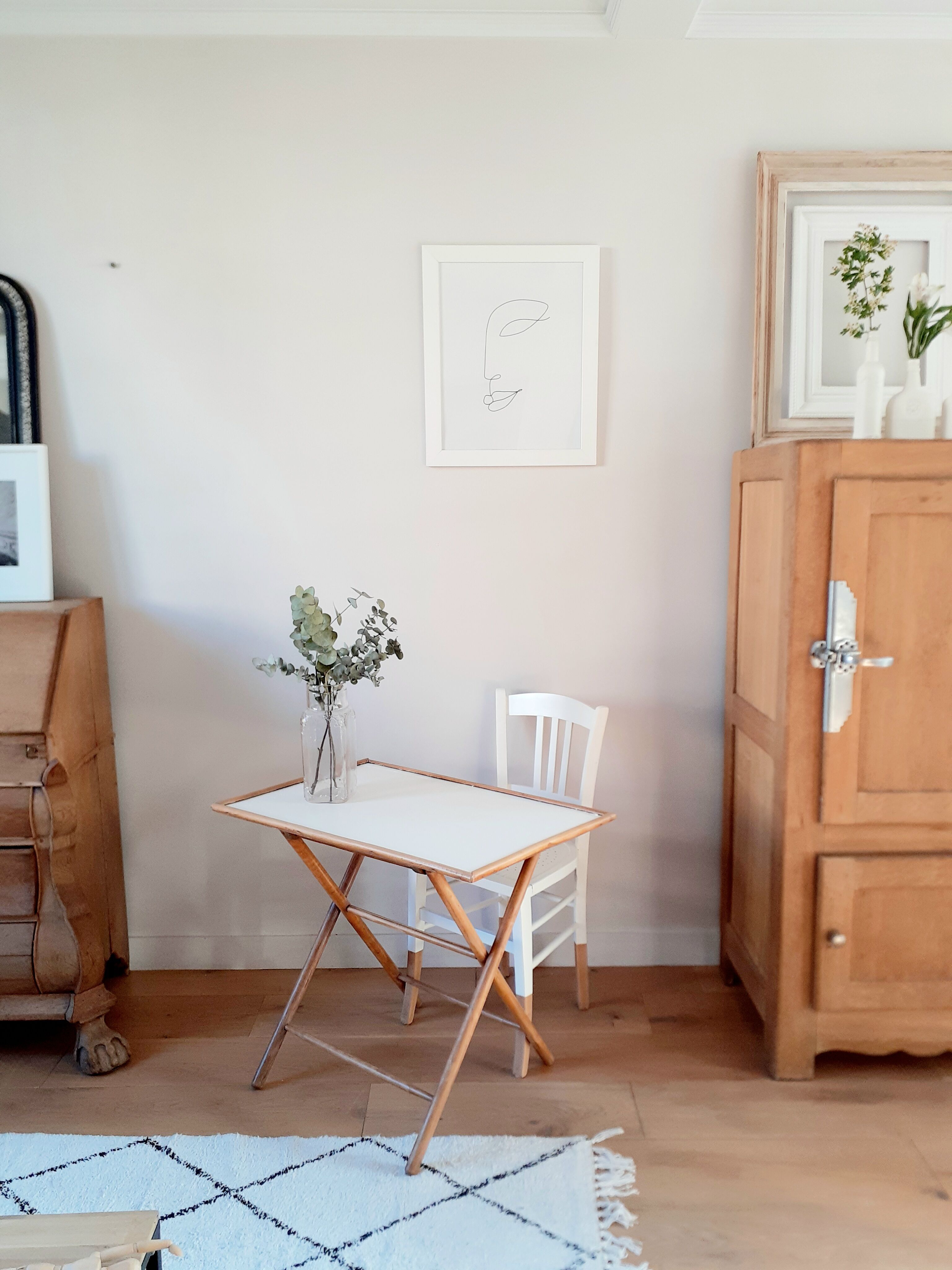 Folding wooden table
