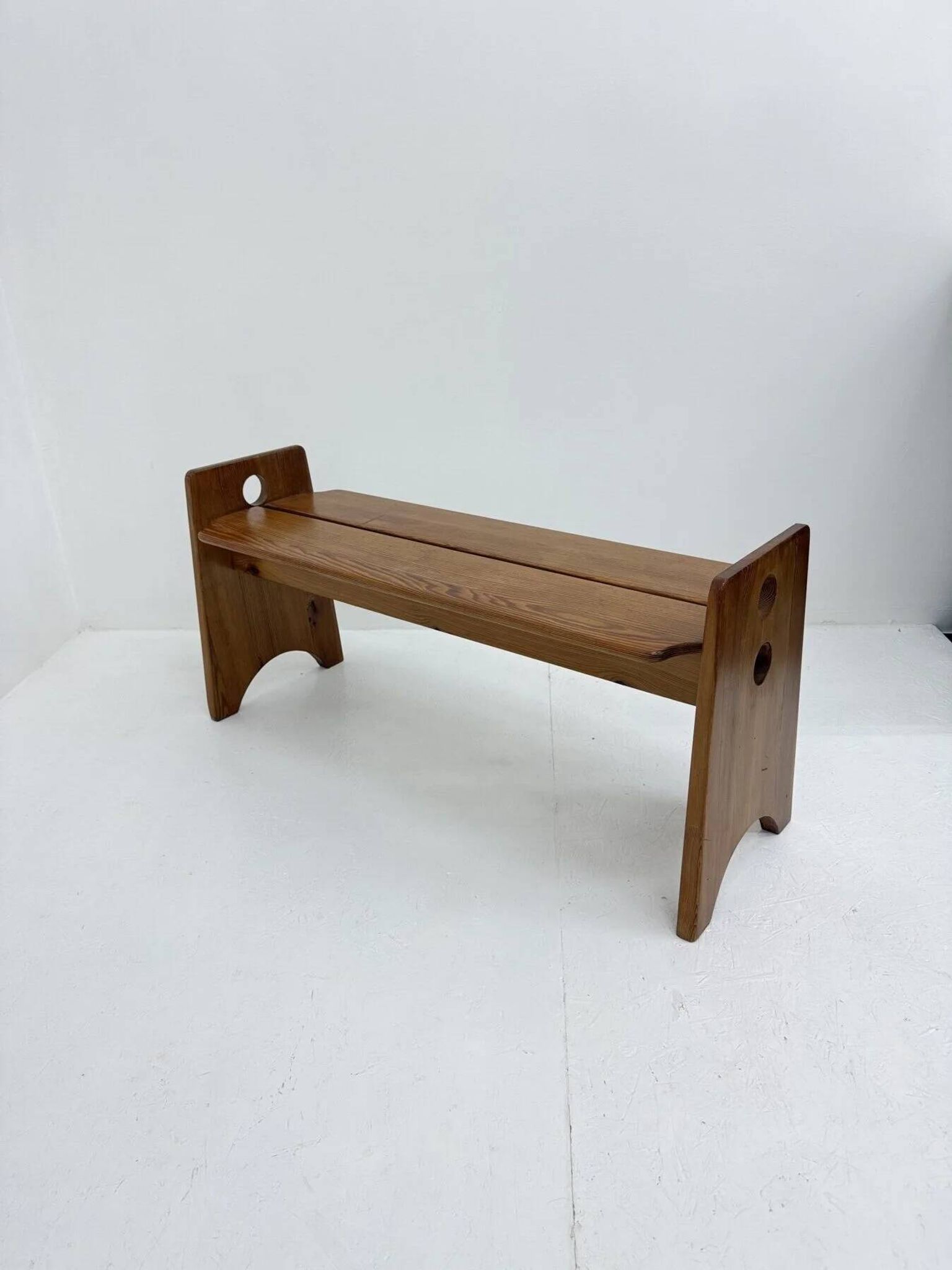 Banc moderne du milieu du siècle par Gilbert Marklund pour Furusnickarn AB, années 1960.