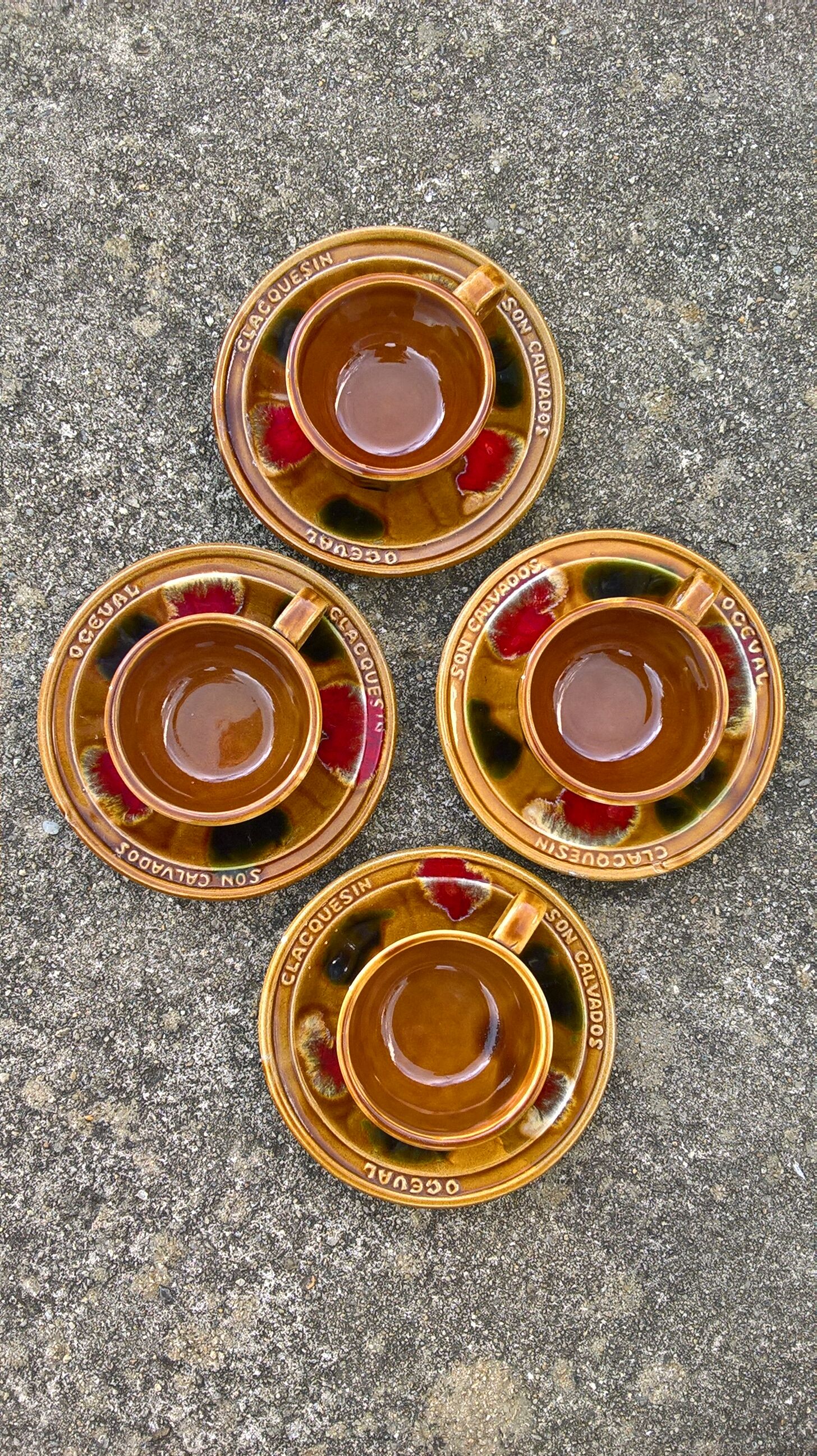 4 coffee cups bistro