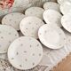 Lot de 12 assiettes à dessert en porcelaine de Limoges décor floral doré
