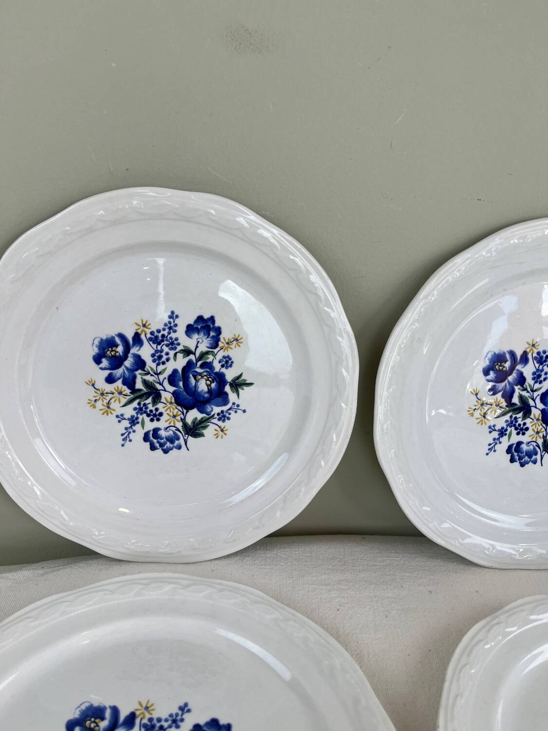 Assiettes à dessert anciennes