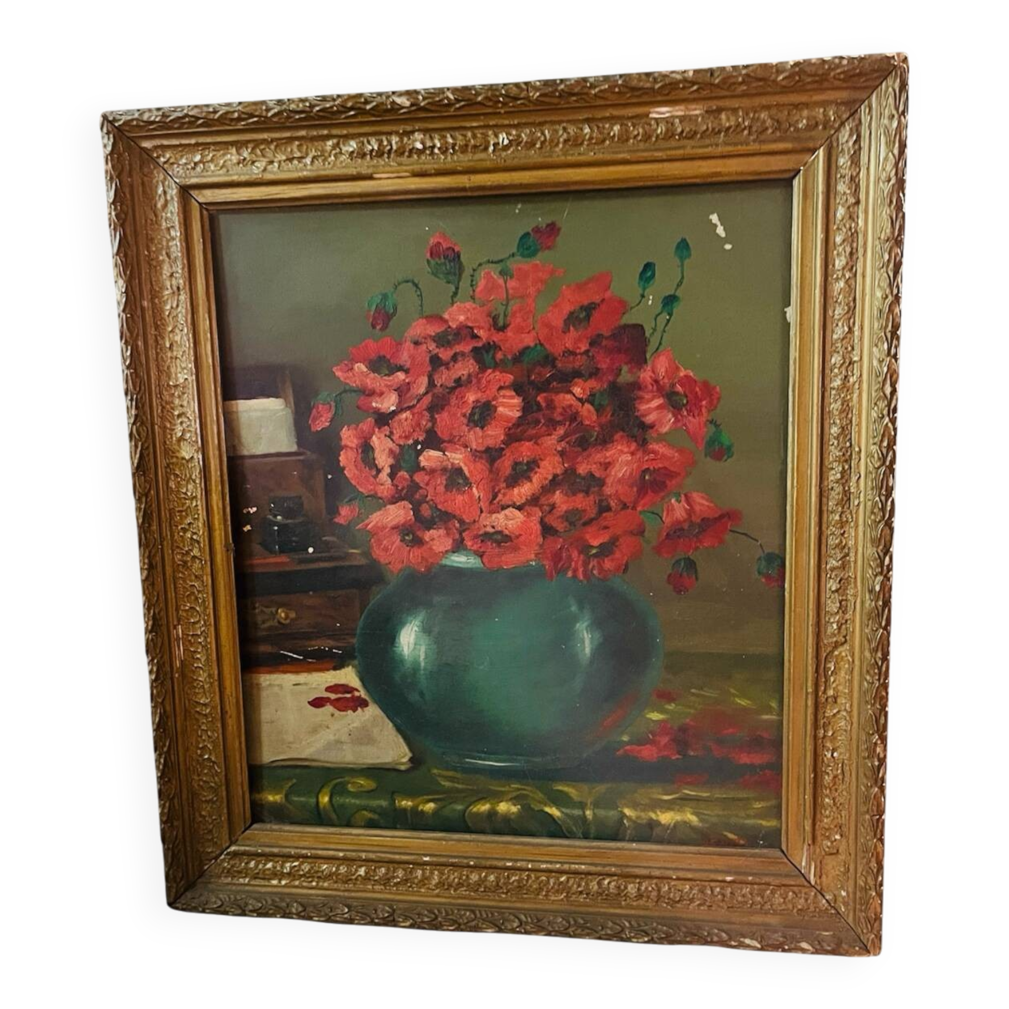 Bouquet of poppies on a table.