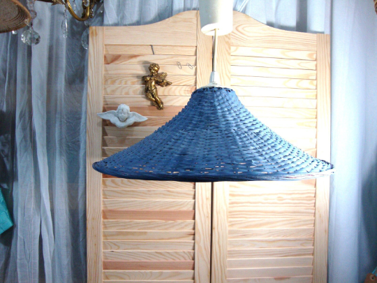 Blue wicker suspension