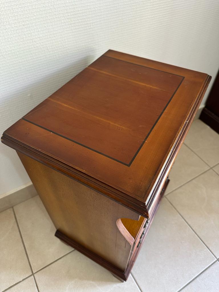 Table de chevet style anglais