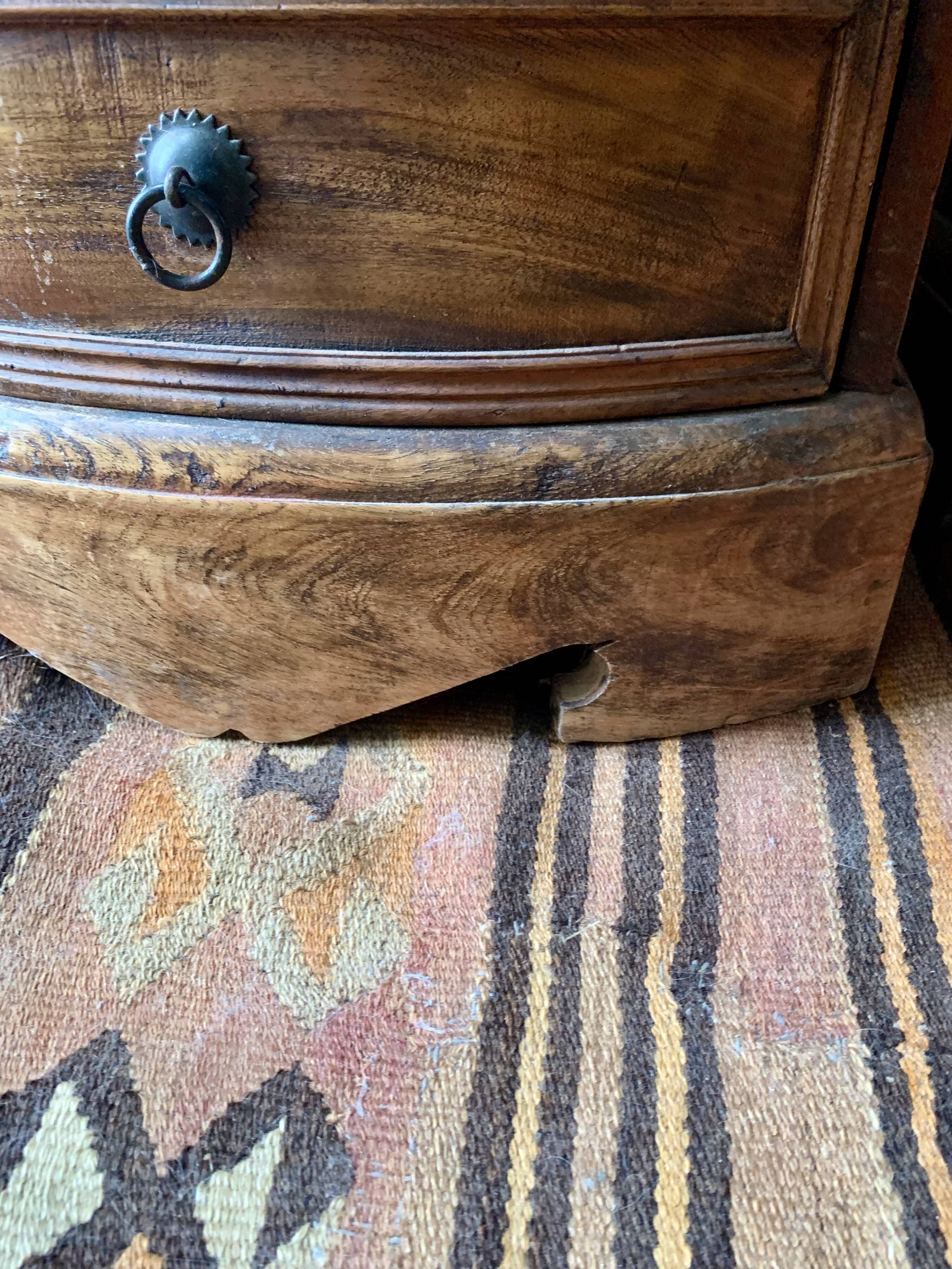 Small weekly chest of drawers
