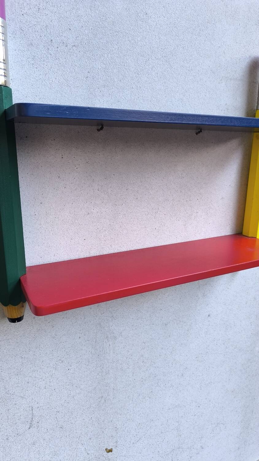 Sala stone style pencil shelf