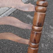 4 chaises brutalistes en bois tourné et paille