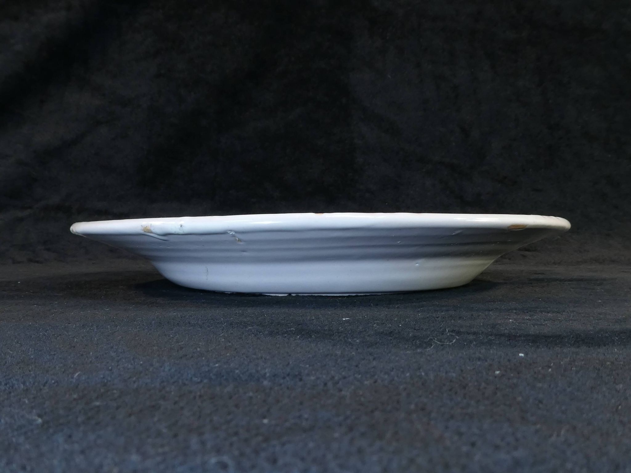 Plate in faience hr quimper decoration of breton