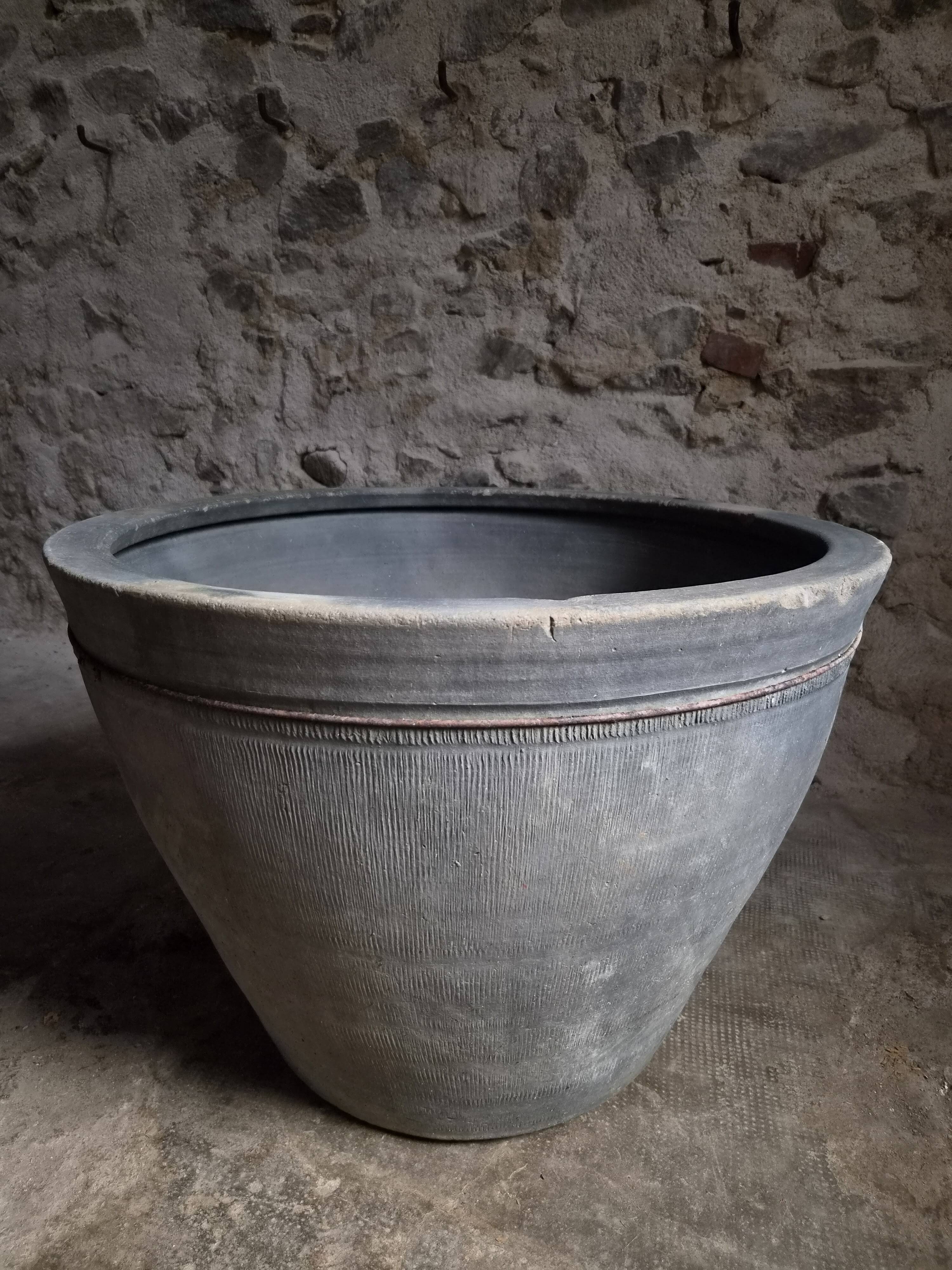 Antique terracotta planter – 19th-century laundry tub XXL