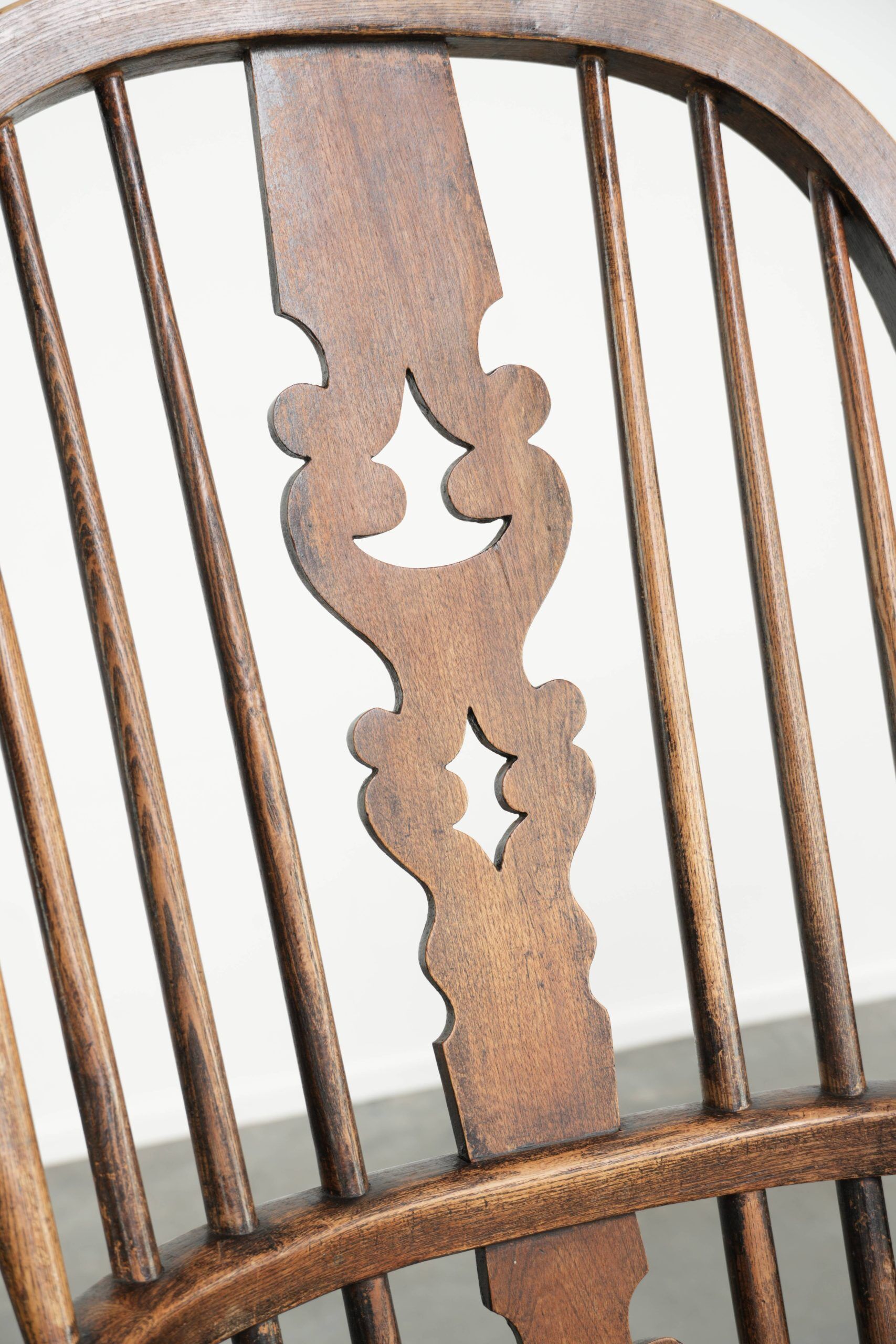 Chaise à épingles anglaise antique, chaise Windsor du début du 19e siècle.