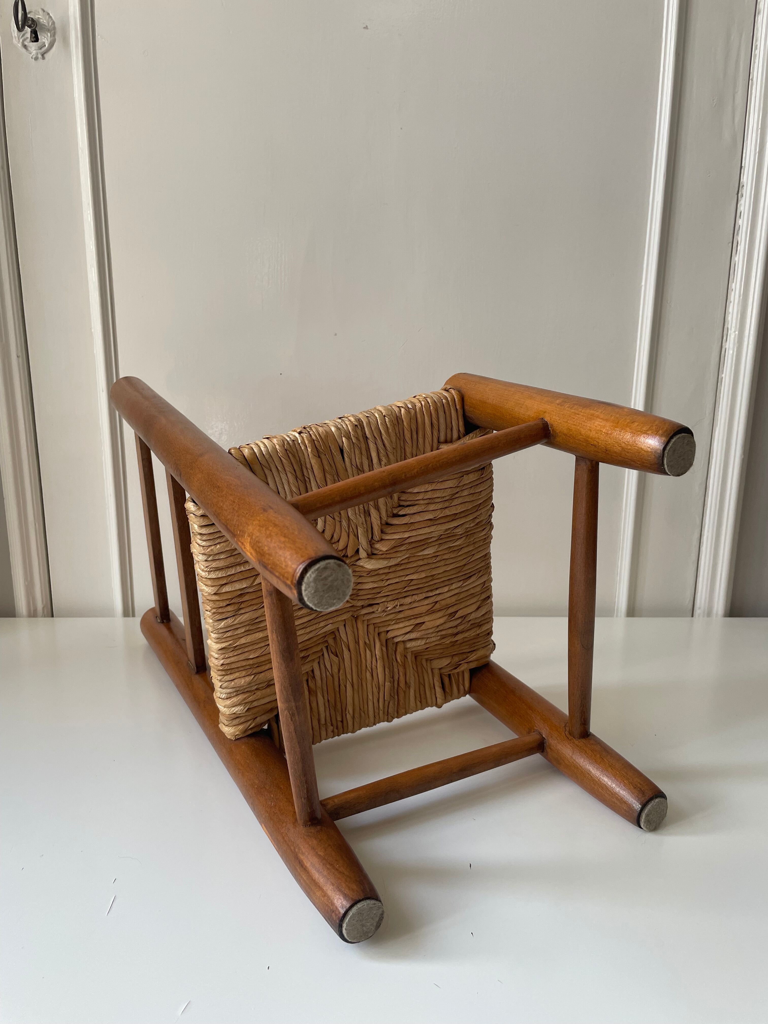 Children's chair wood and straw