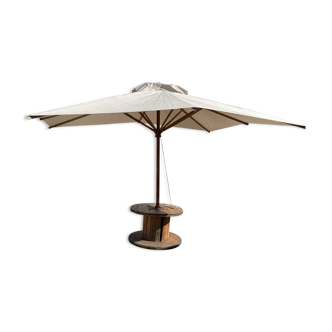 Parasol structure in exotic wood