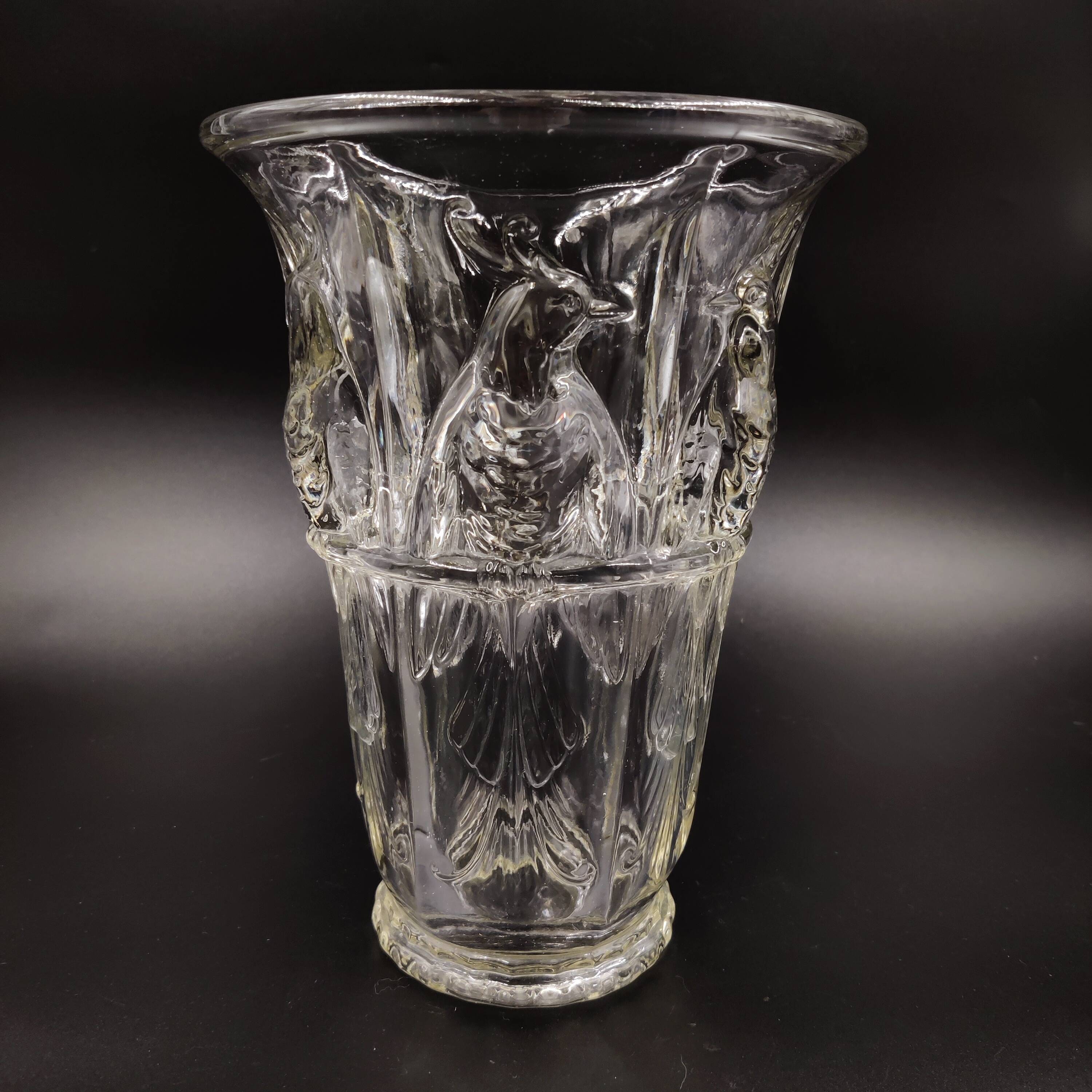 French Art Deco glass vase with cockatoo motif by Verlux