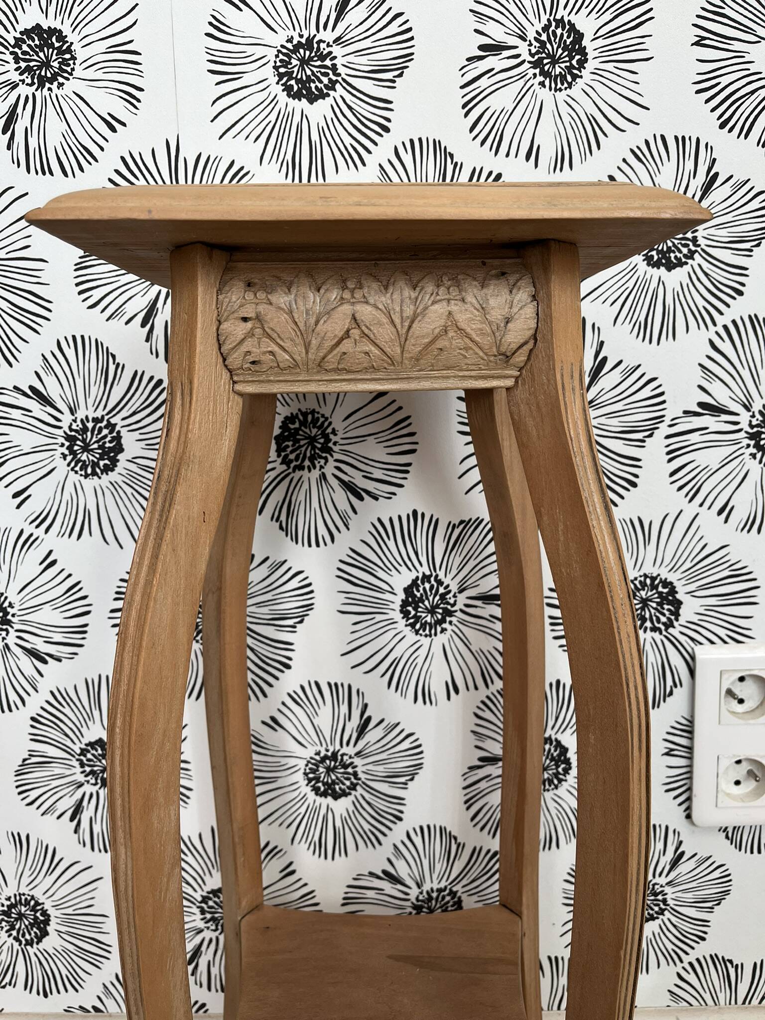 Agatha plant stand in solid light carved wood