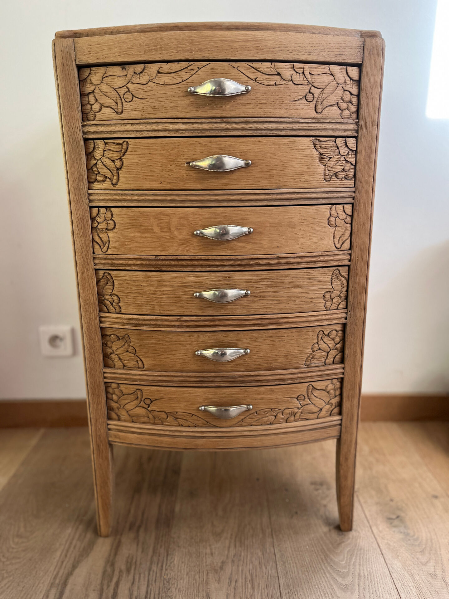 Art Deco chest of drawers