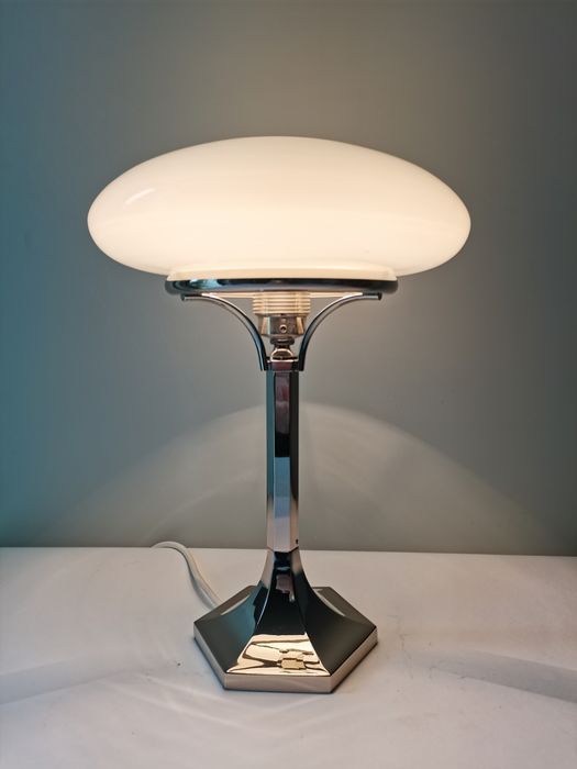 Josef Hoffmann table lamp - Museum art. 618