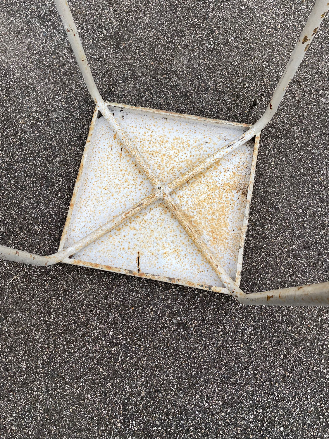 Bistro metal table, blache garden