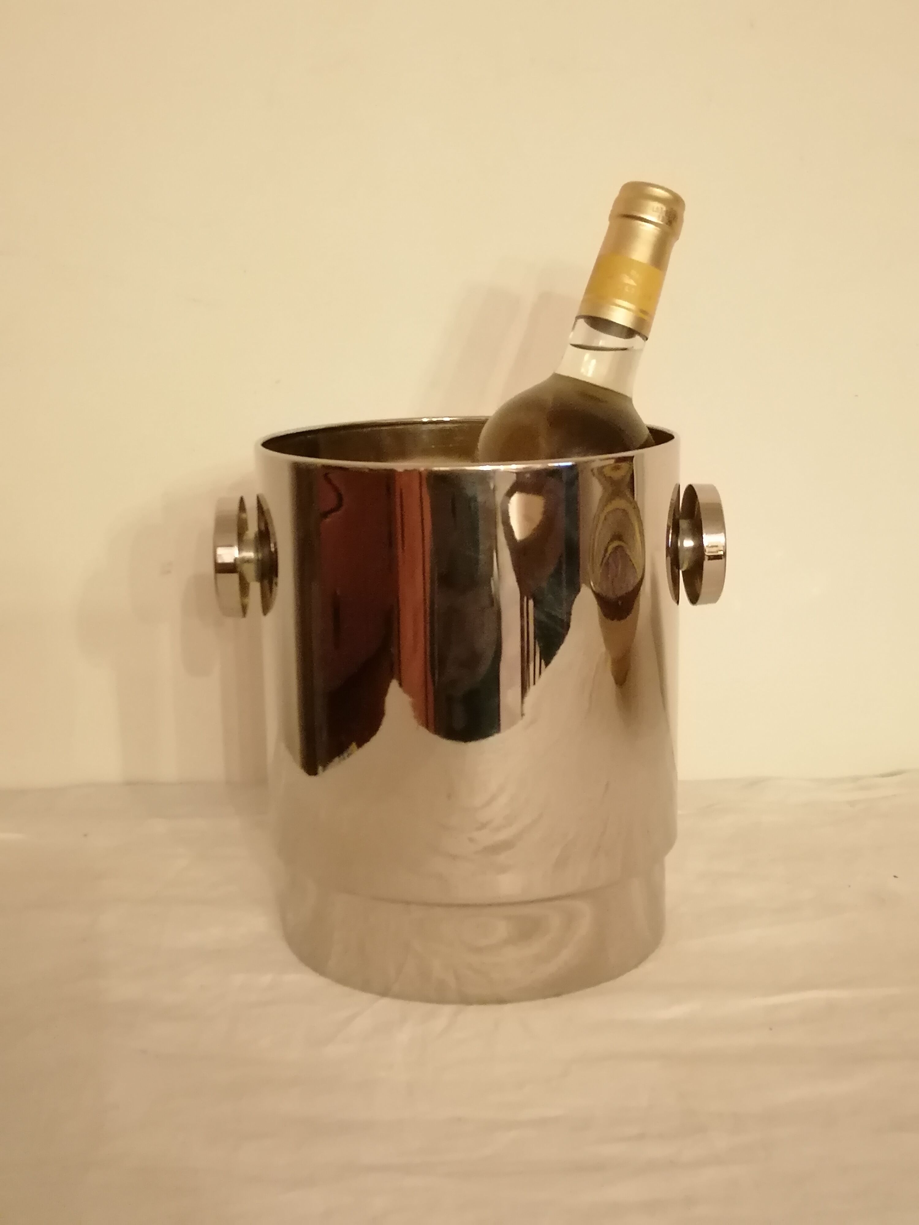 Design champagne bucket. chrome-plated steel