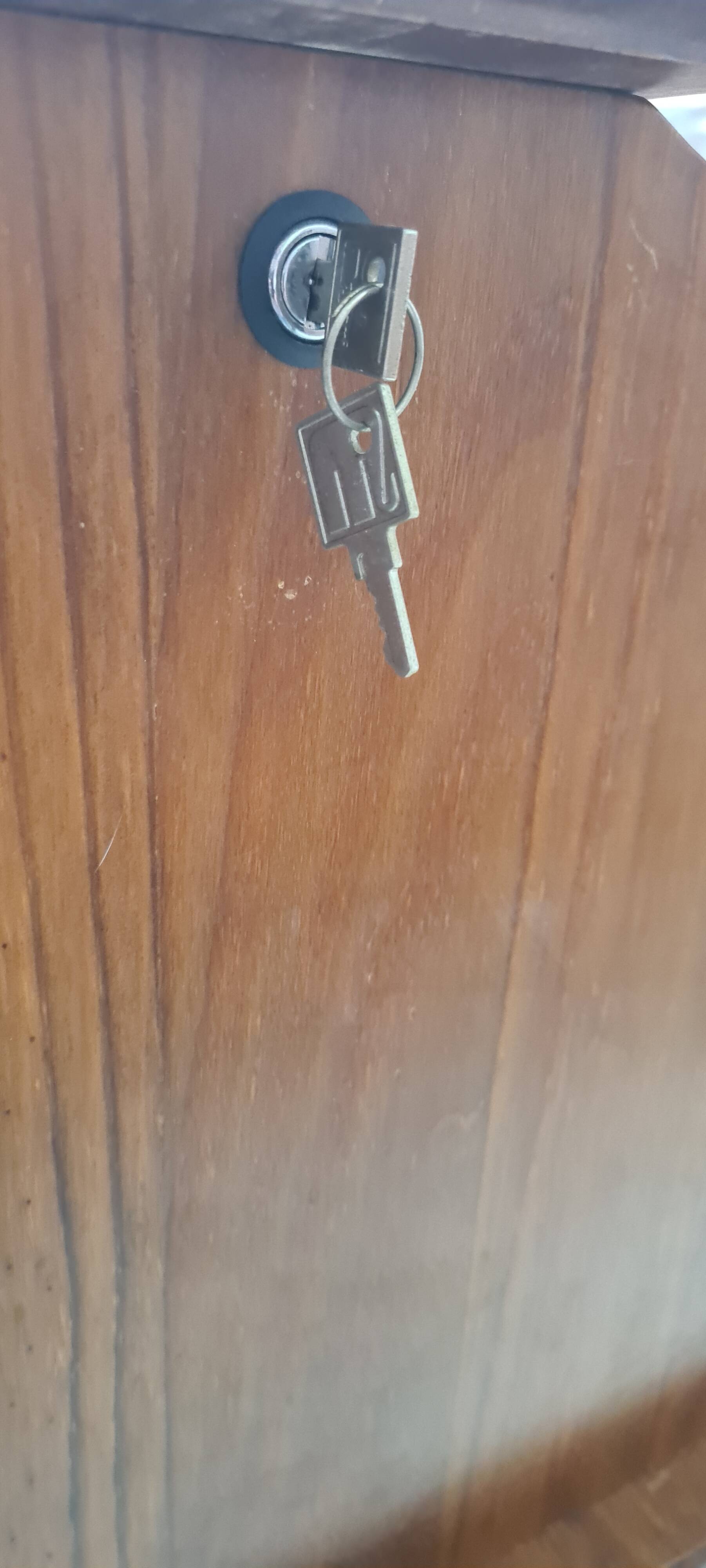 American cylinder desk or Roll Top Desk, solid pine, 10 drawers, good condition 140x60