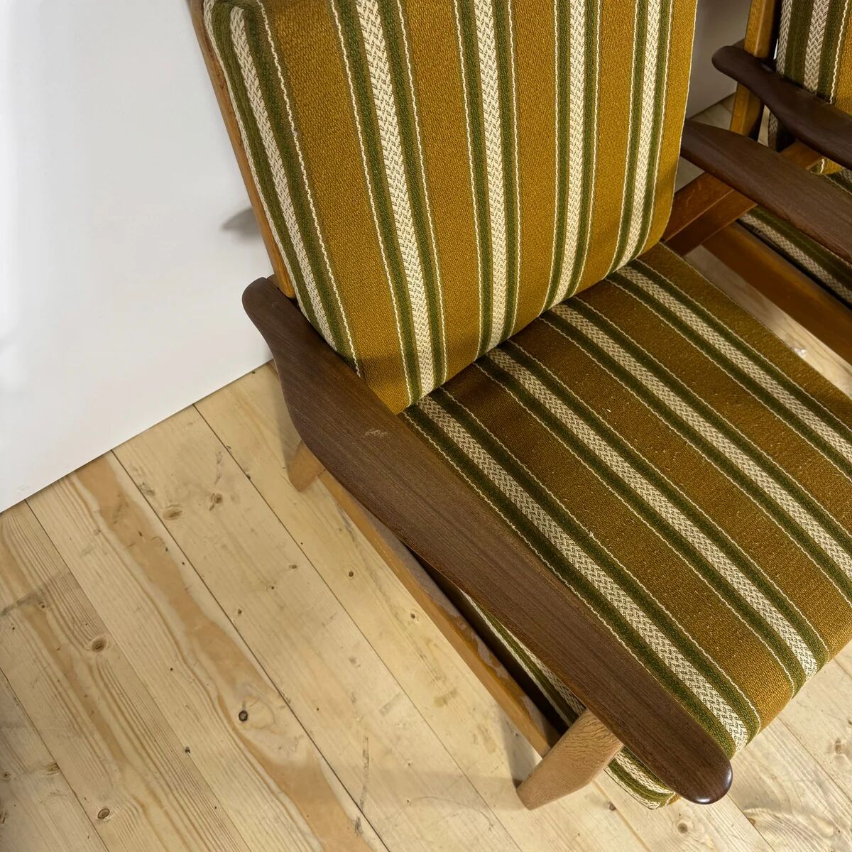 Pair of mid-century modern Danish armchairs in teak – 1960