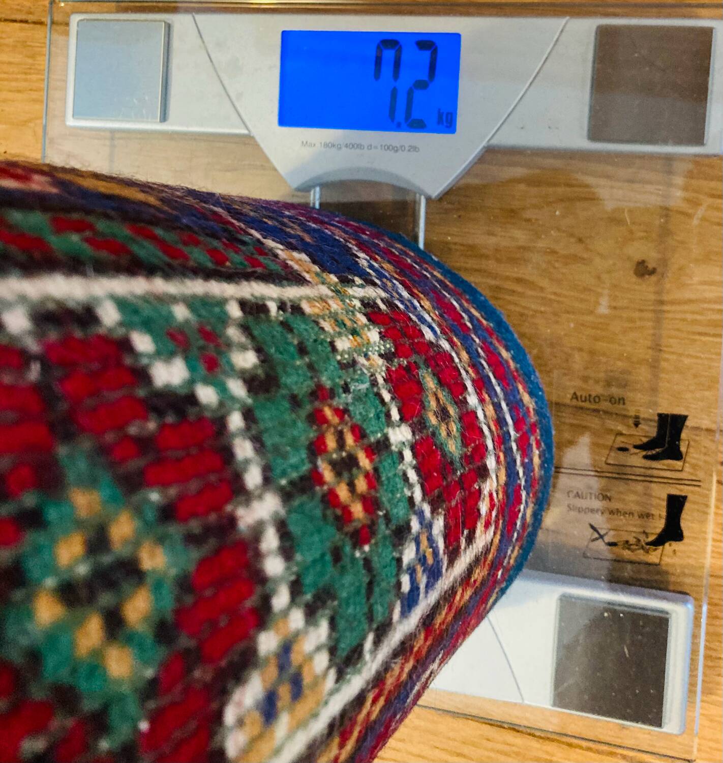Oriental rug in thick hand-woven wool made in Tunisia mid-20th century