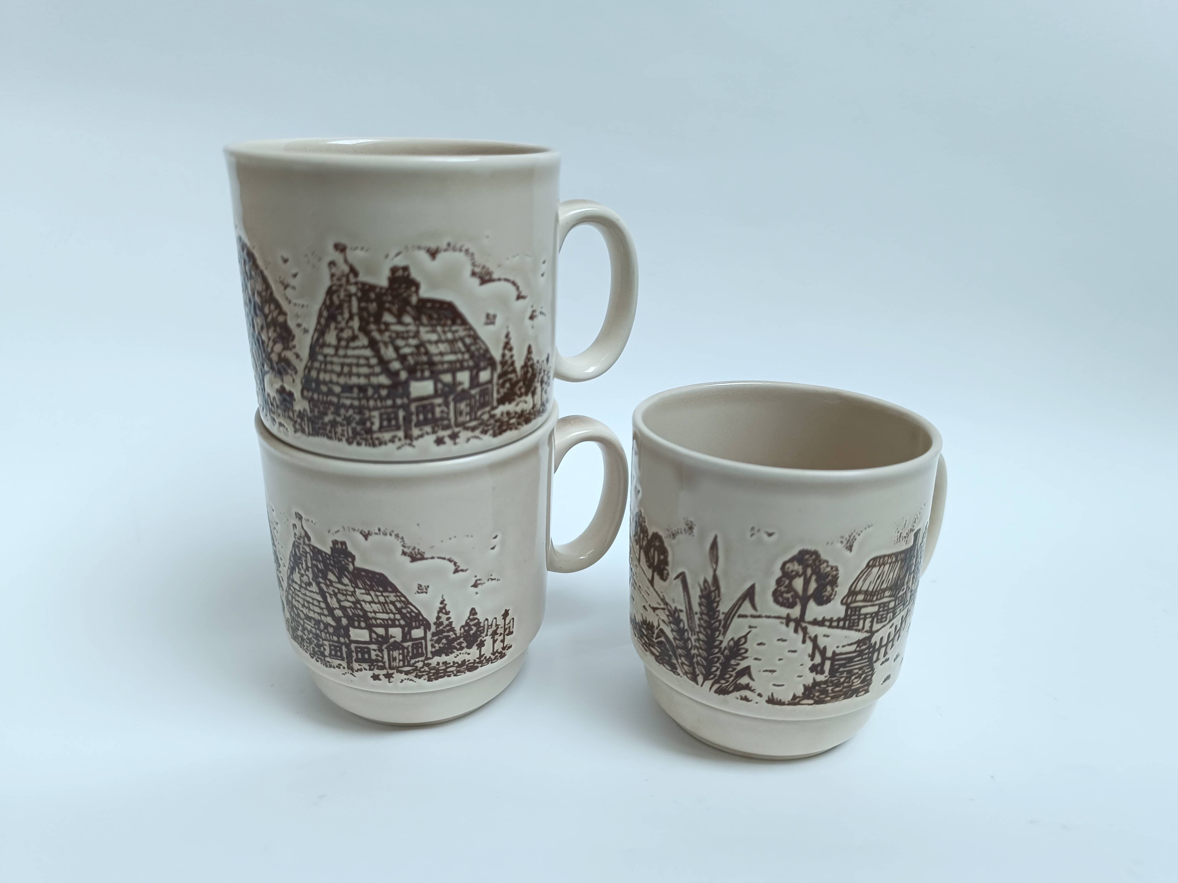 Mugs anglaises Staffordshire