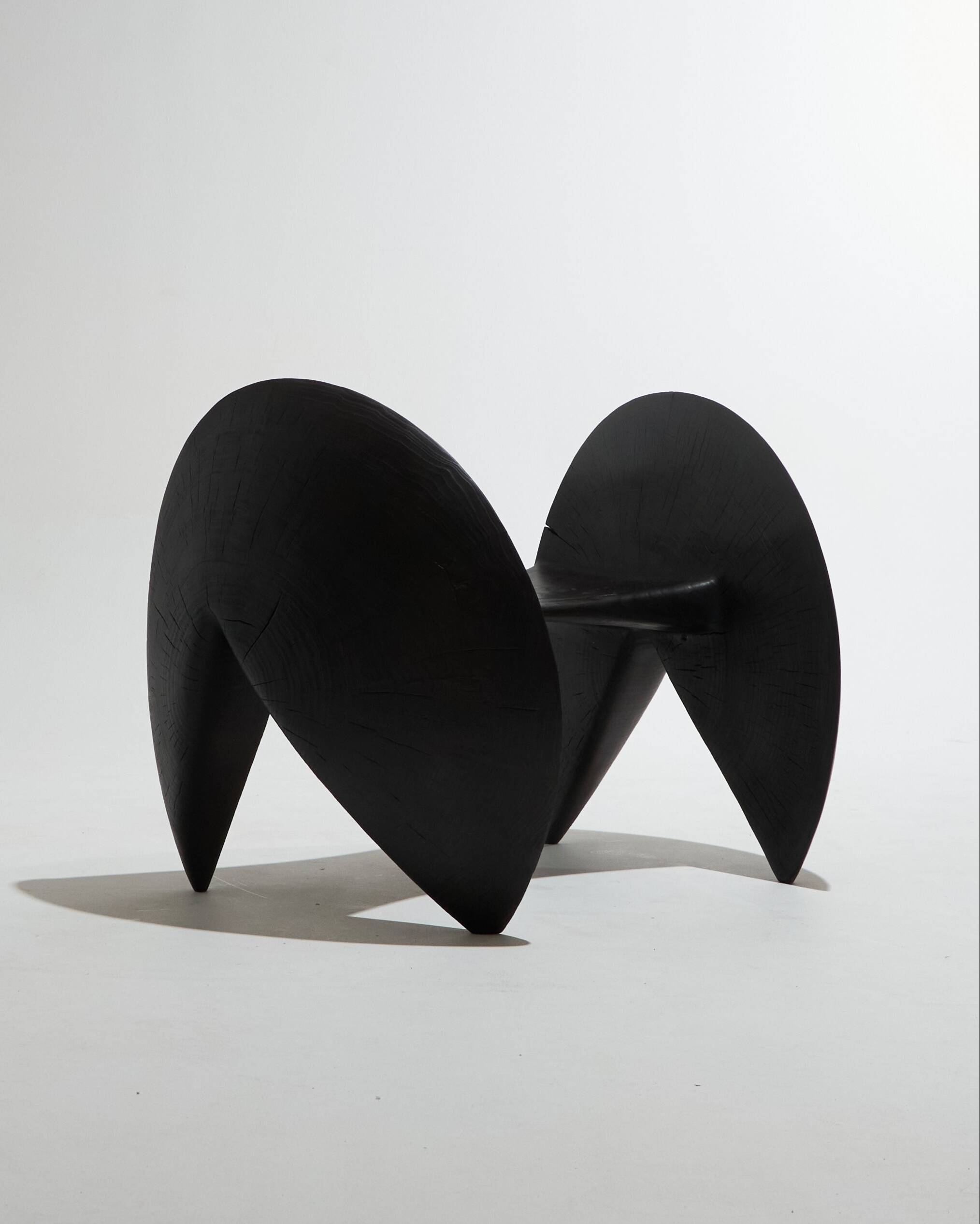 Assise Aigeon en bois noir