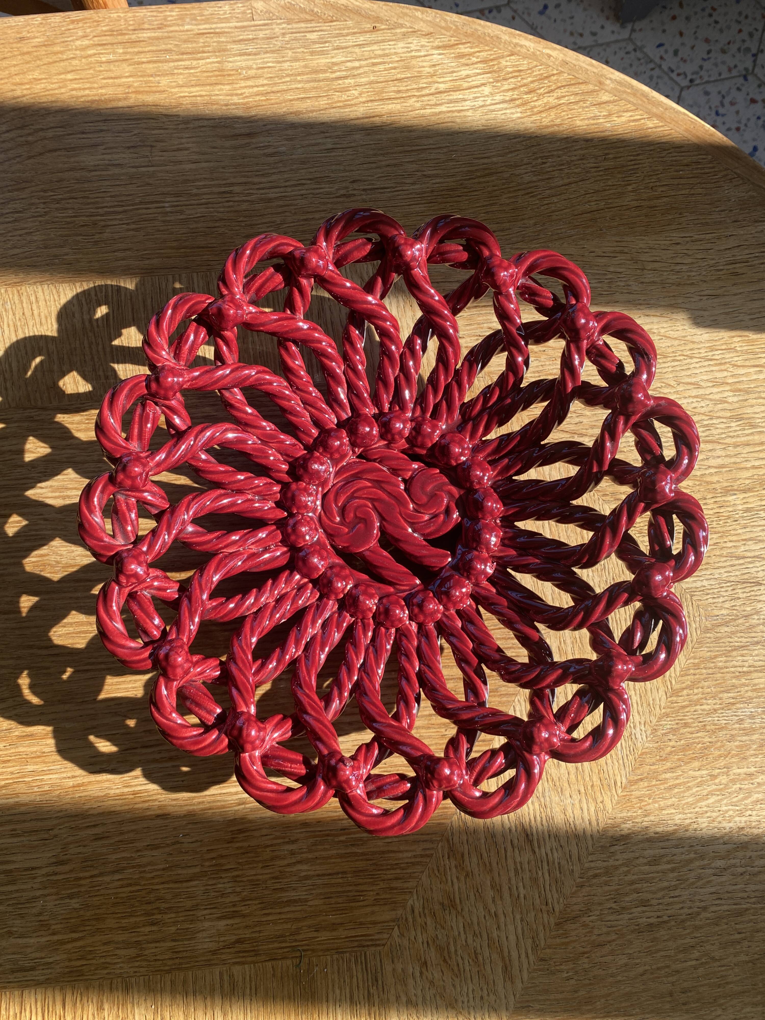 Vallauris or Uzes slip cutting