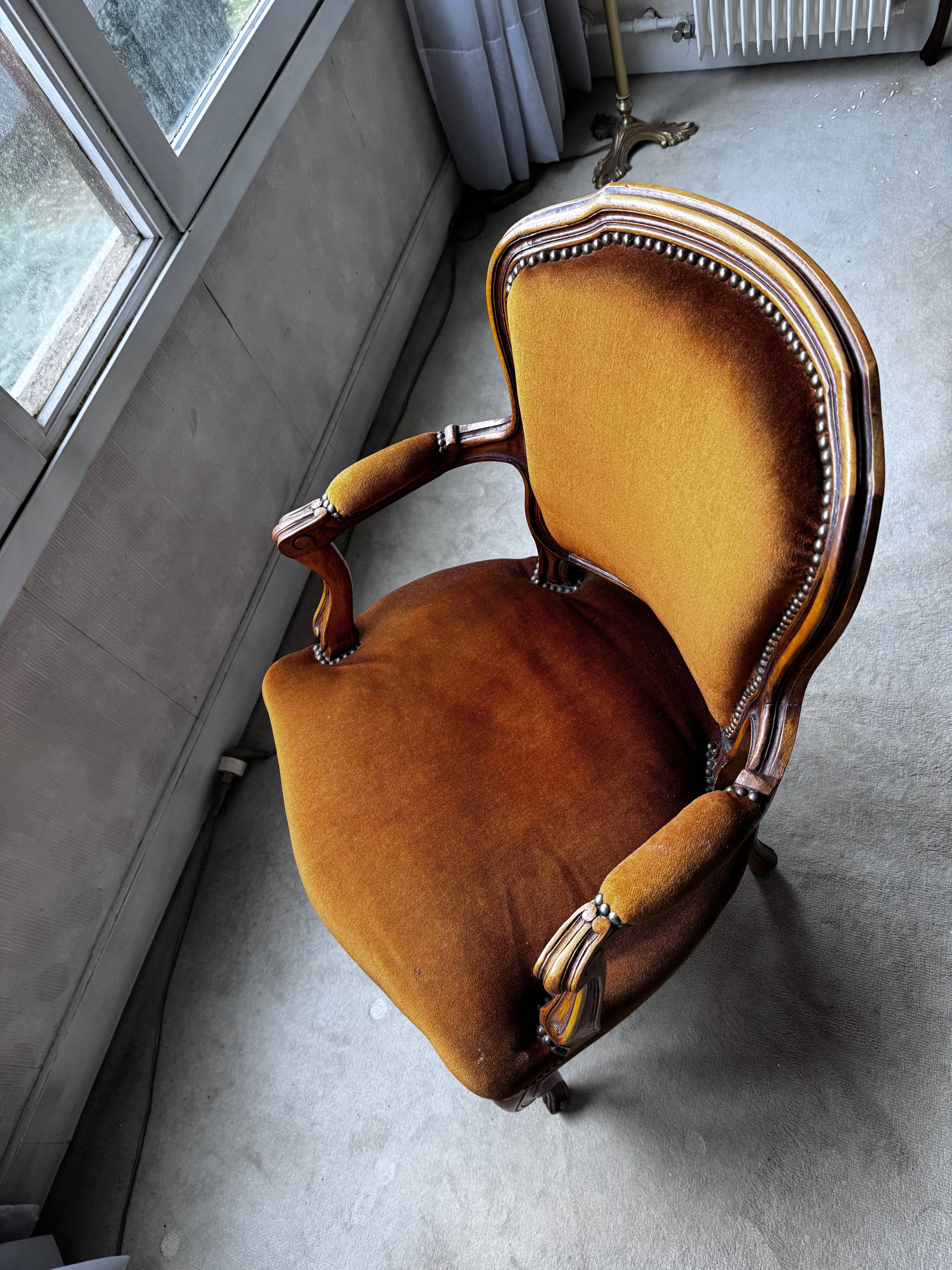 fauteuil crapaud style Louis XV