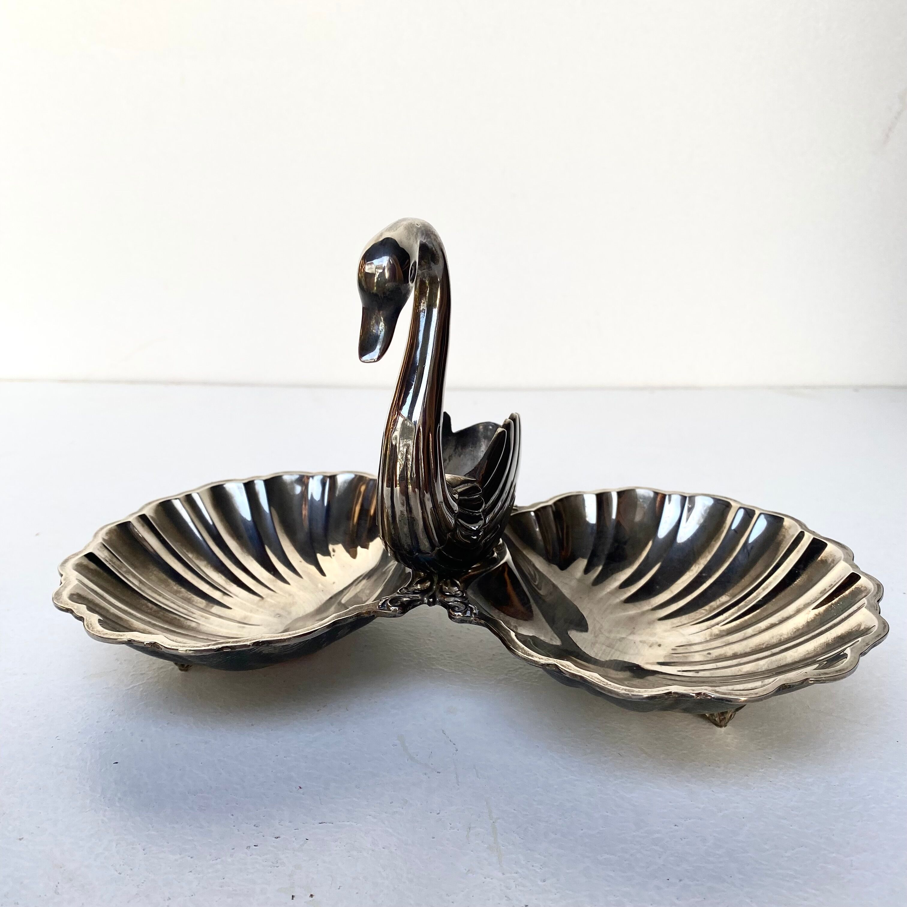 Empty dish vintage swan pocket